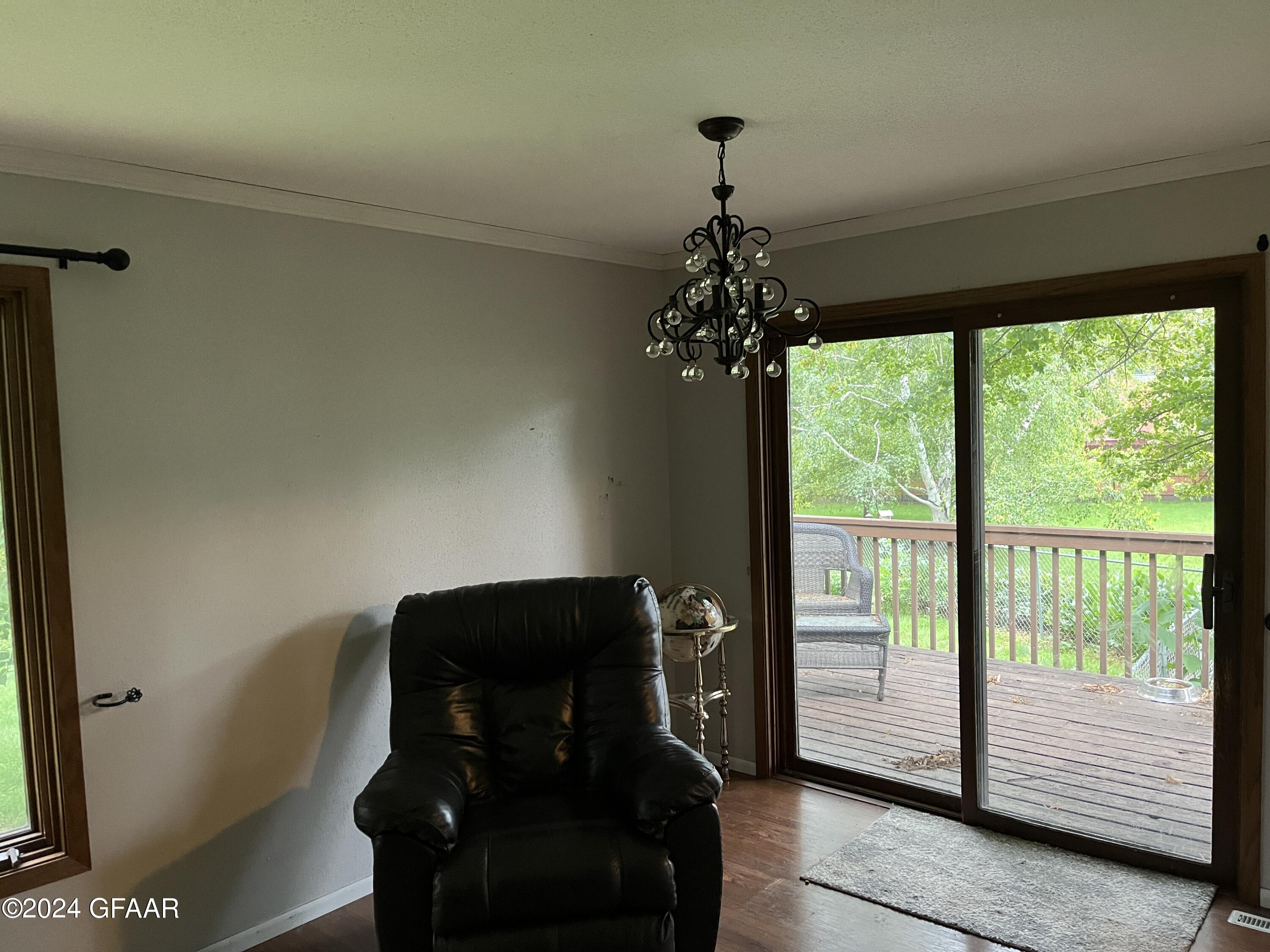 3817 CLEARVIEW Circle