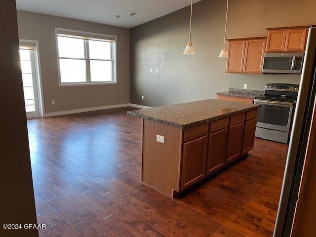 4906 CURT Circle
