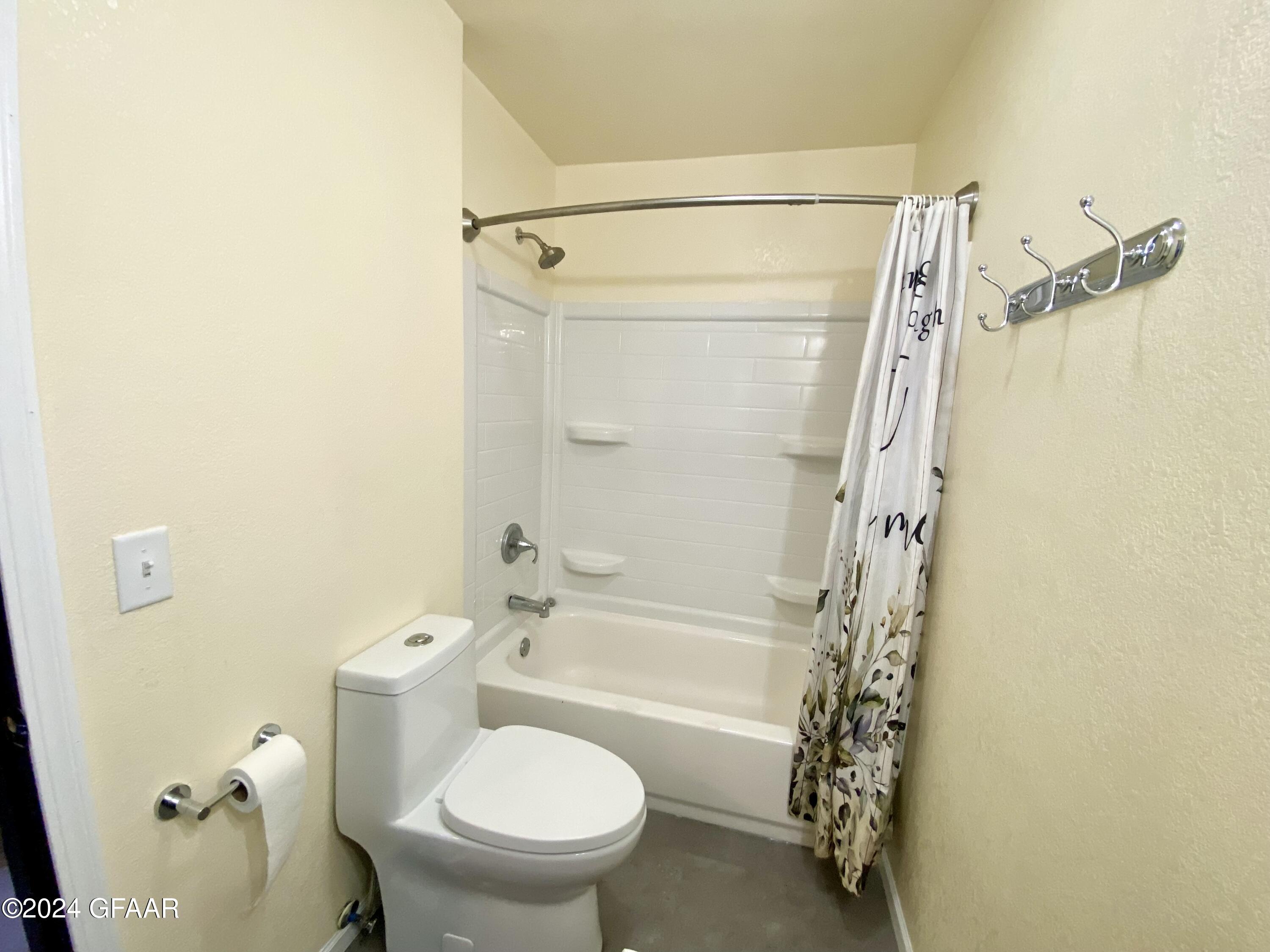 9786 97TH Street NE
