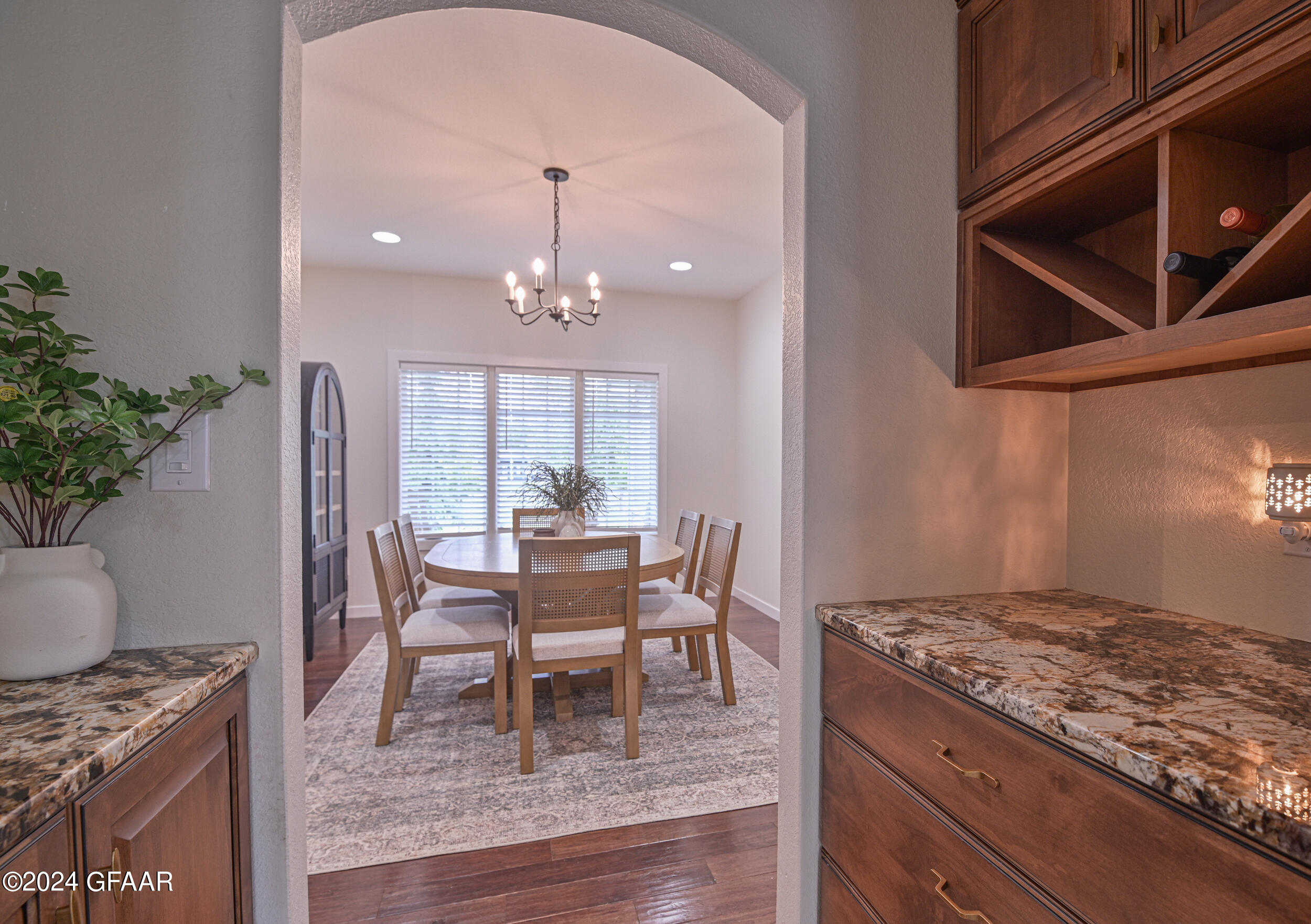 735 ASHLEY Lane NE