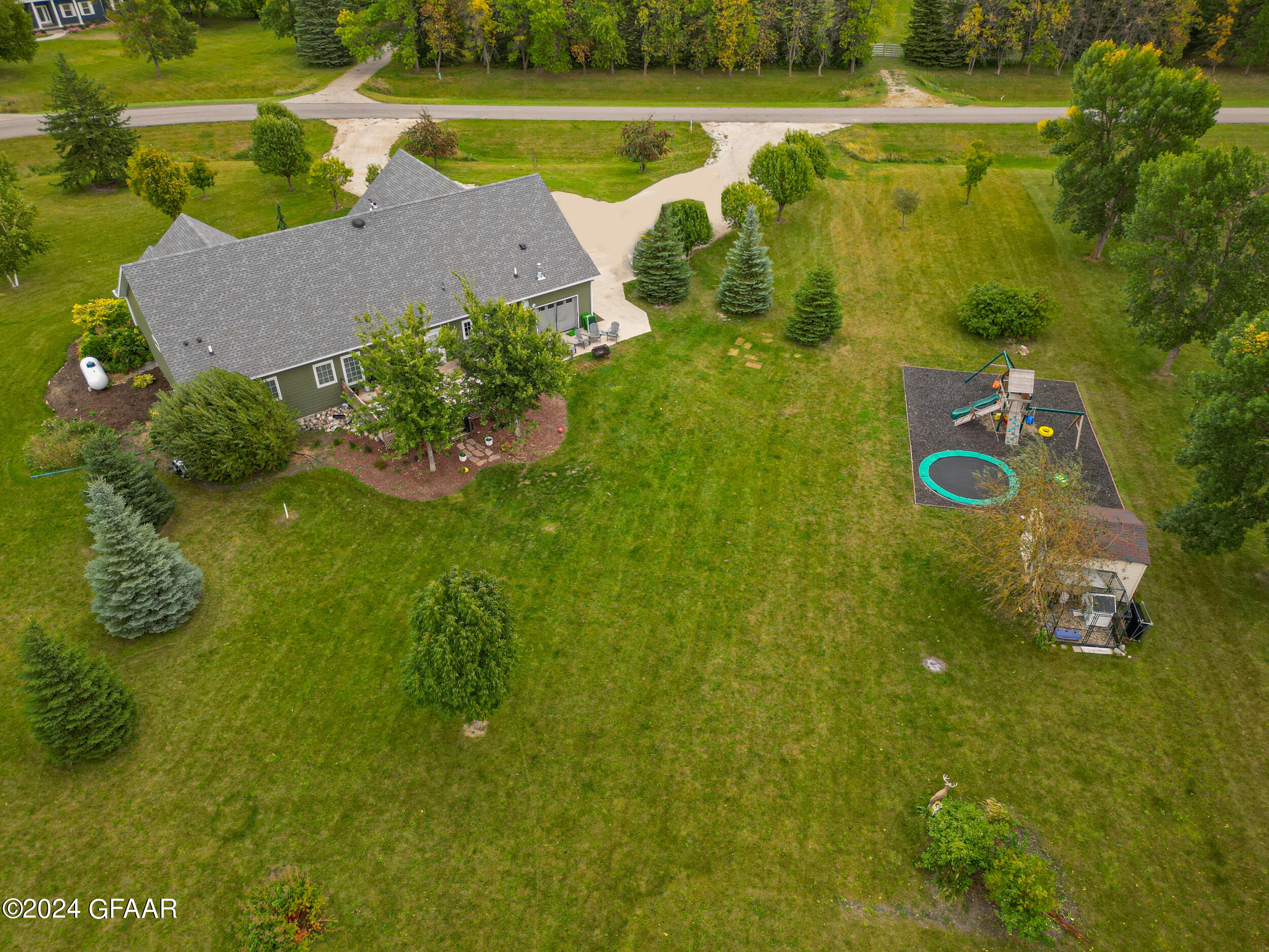 735 ASHLEY Lane NE
