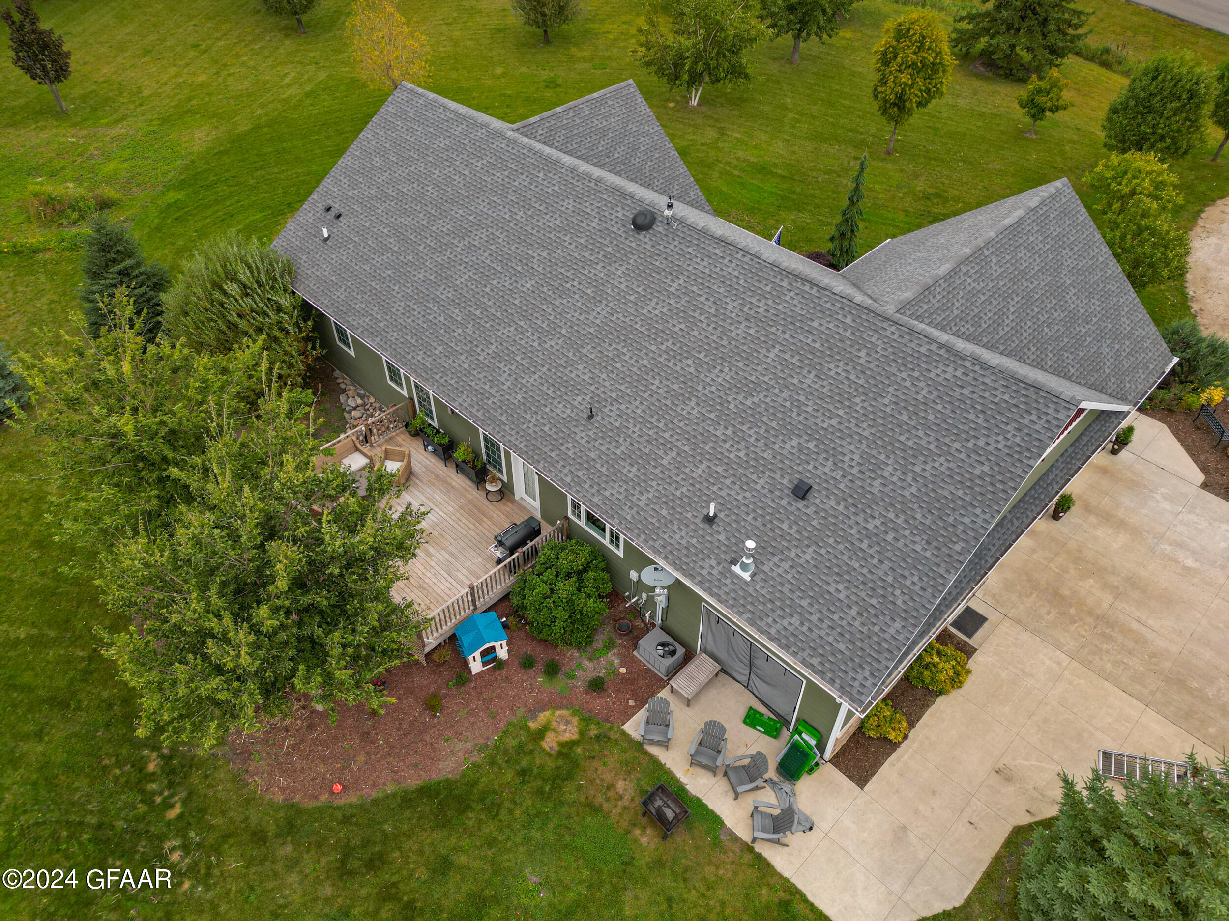 735 ASHLEY Lane NE