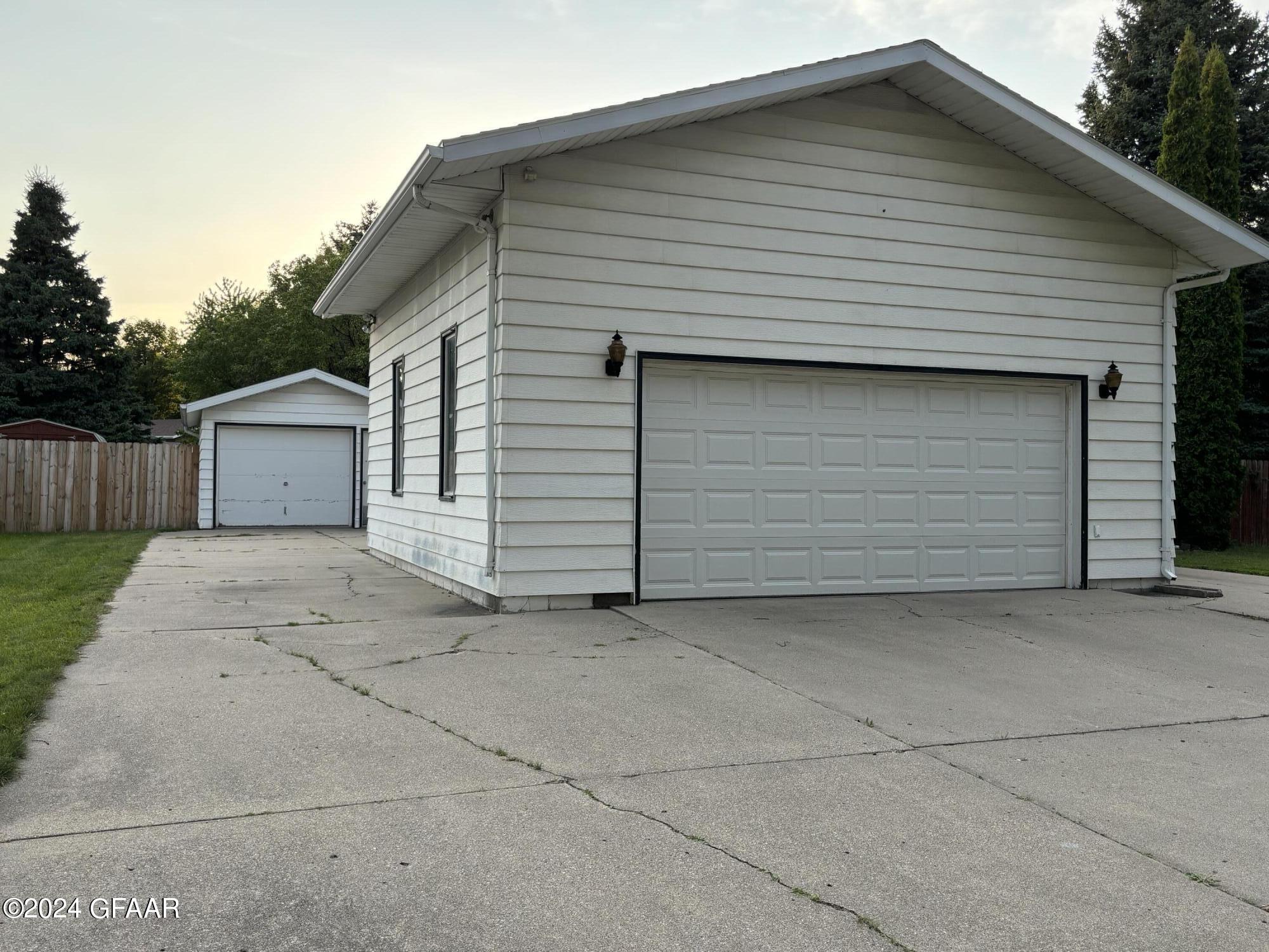 1302 RIDER Road