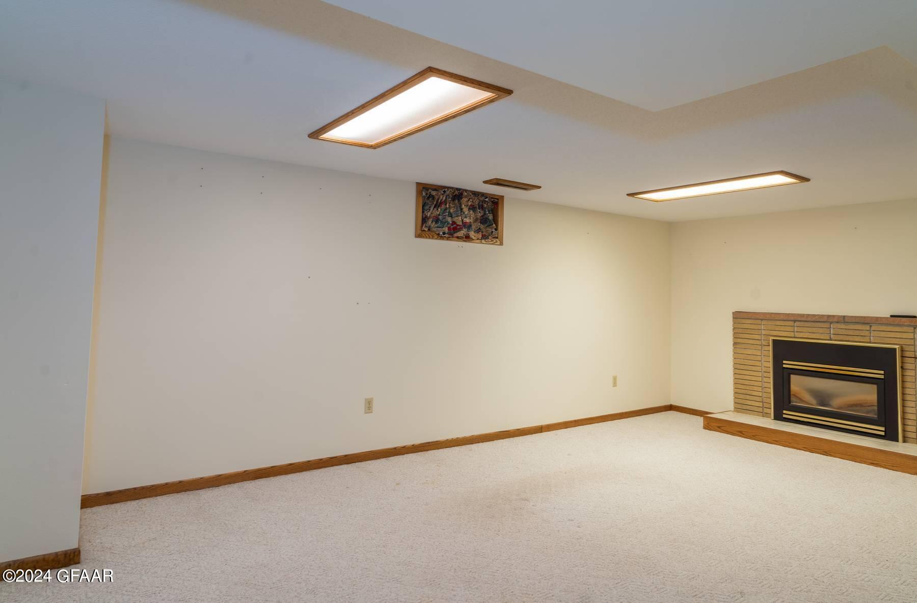 2803 WALNUT Street