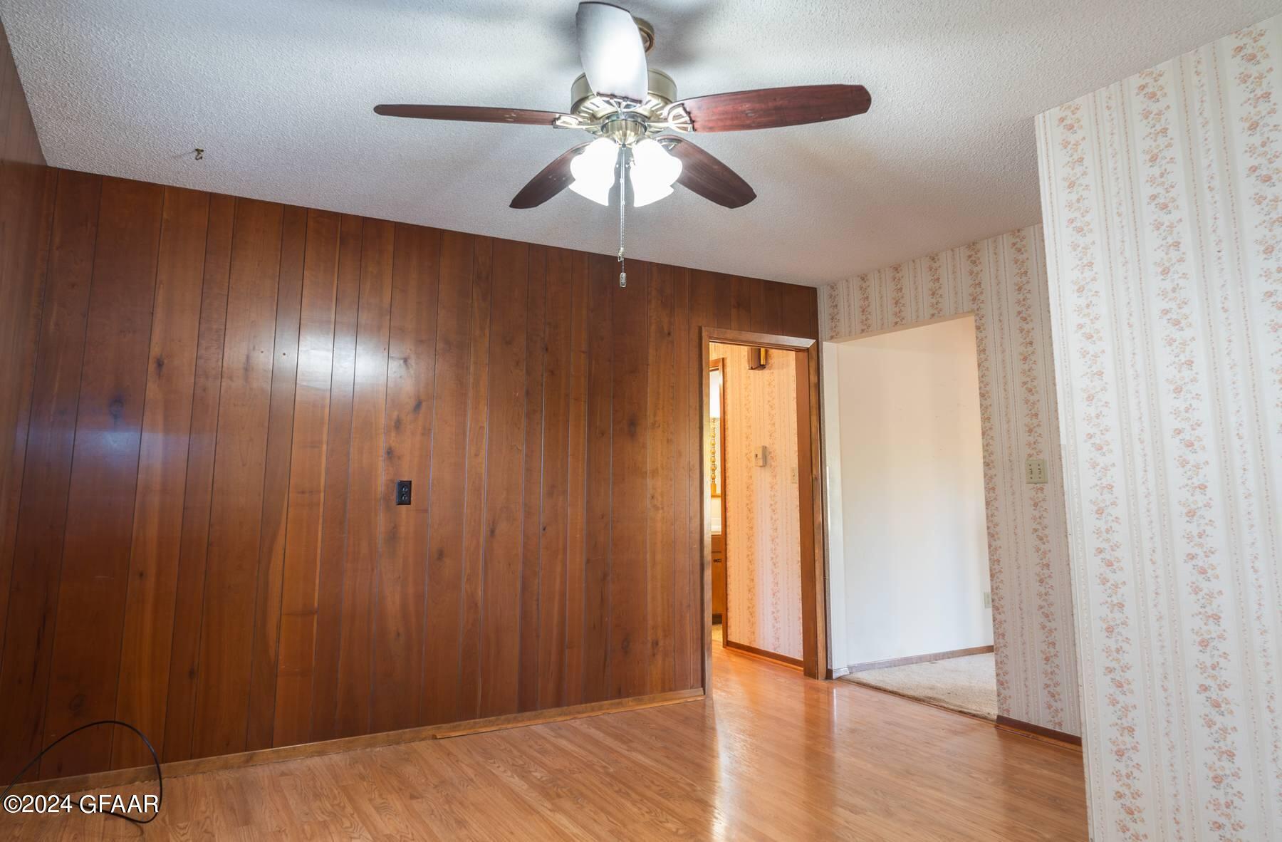 2803 WALNUT Street