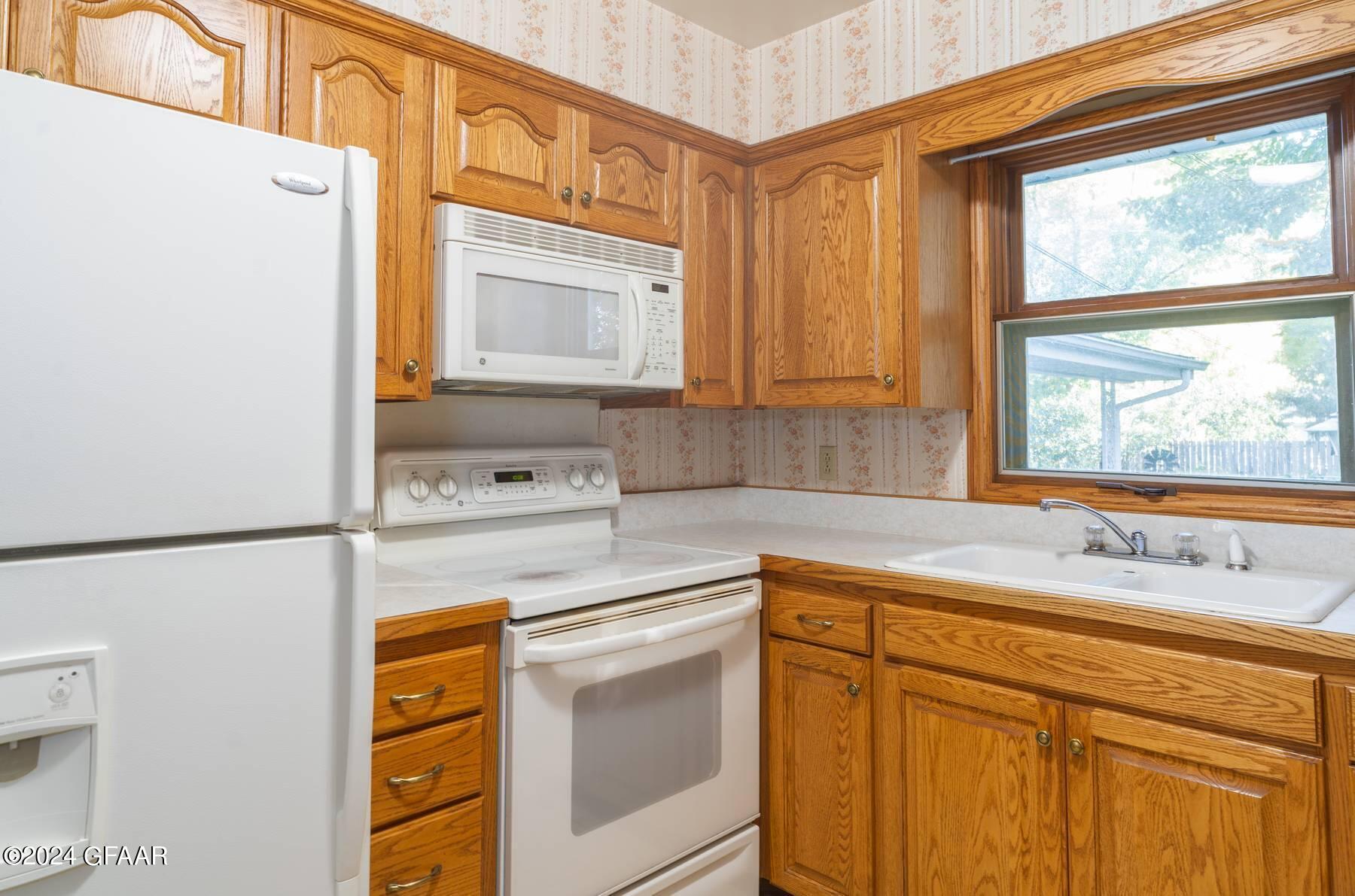 2803 WALNUT Street