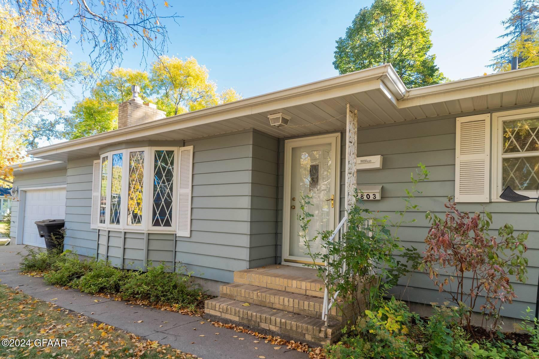 2803 WALNUT Street