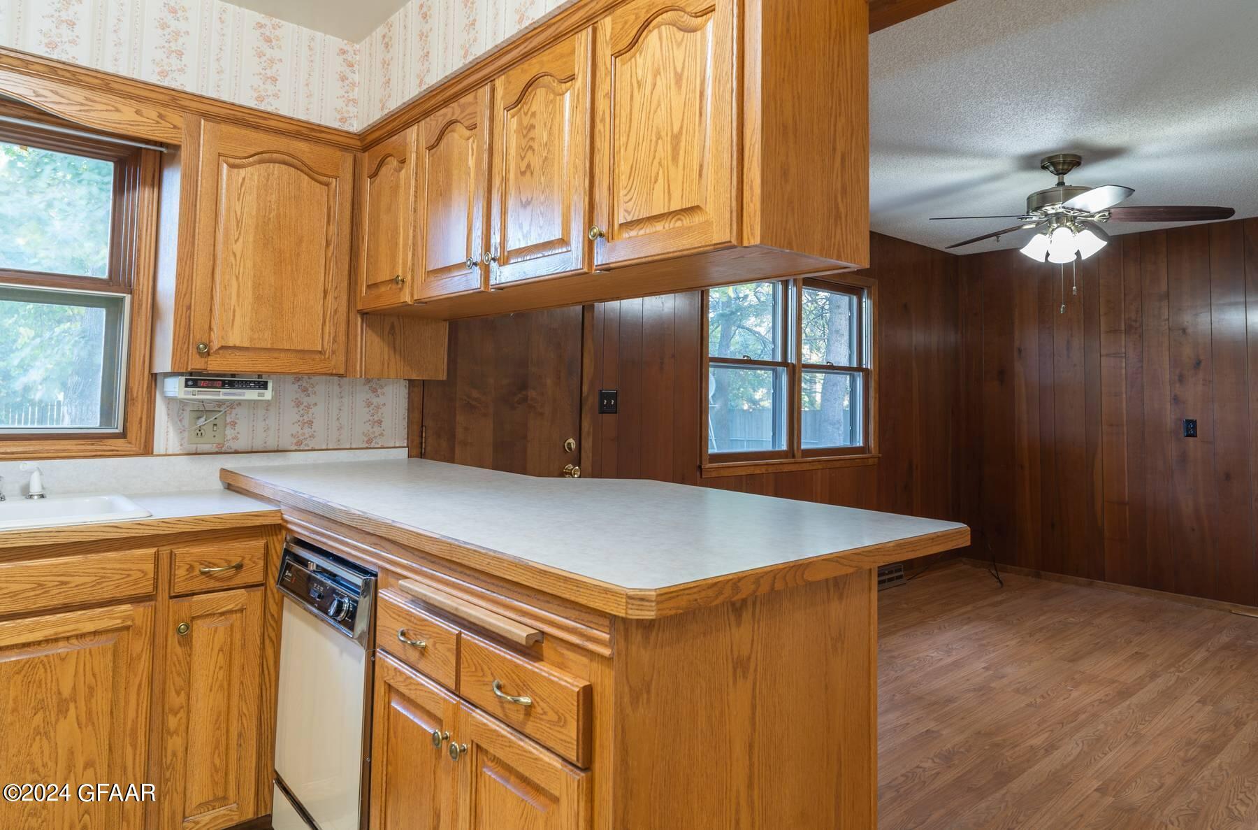 2803 WALNUT Street