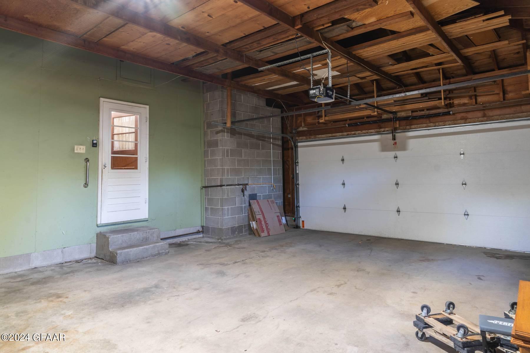2803 WALNUT Street