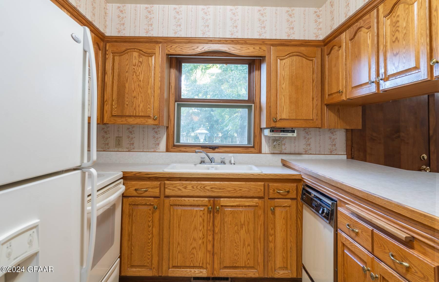 2803 WALNUT Street