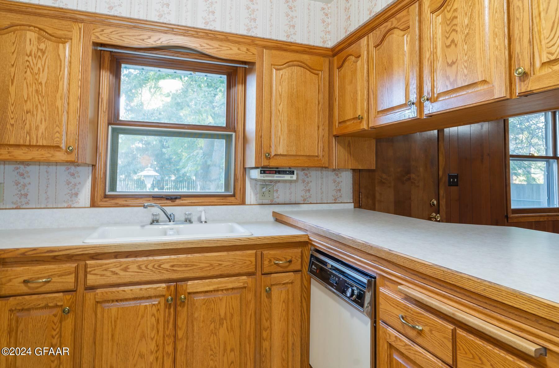 2803 WALNUT Street