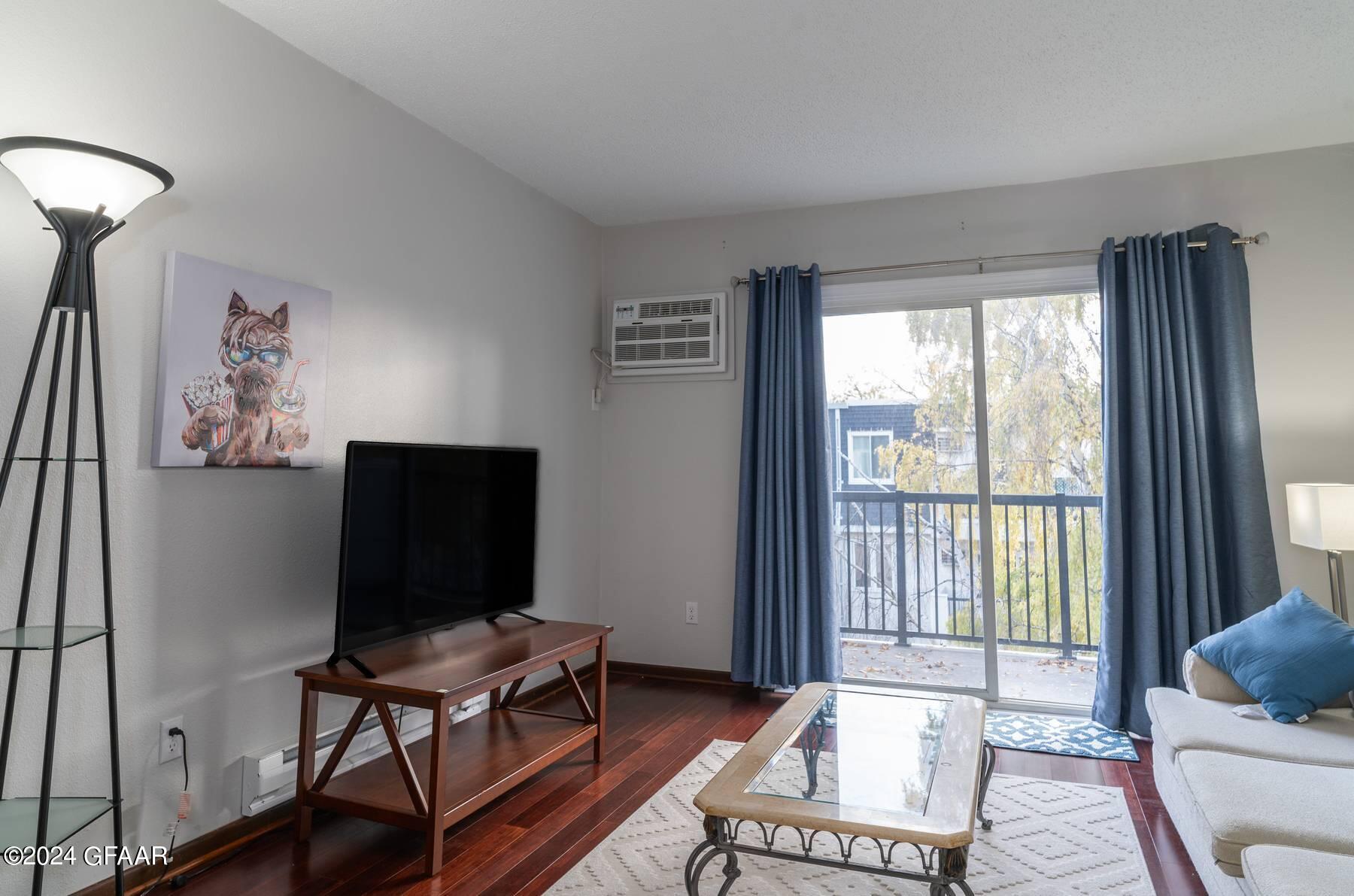 815 DUKE Drive, 428