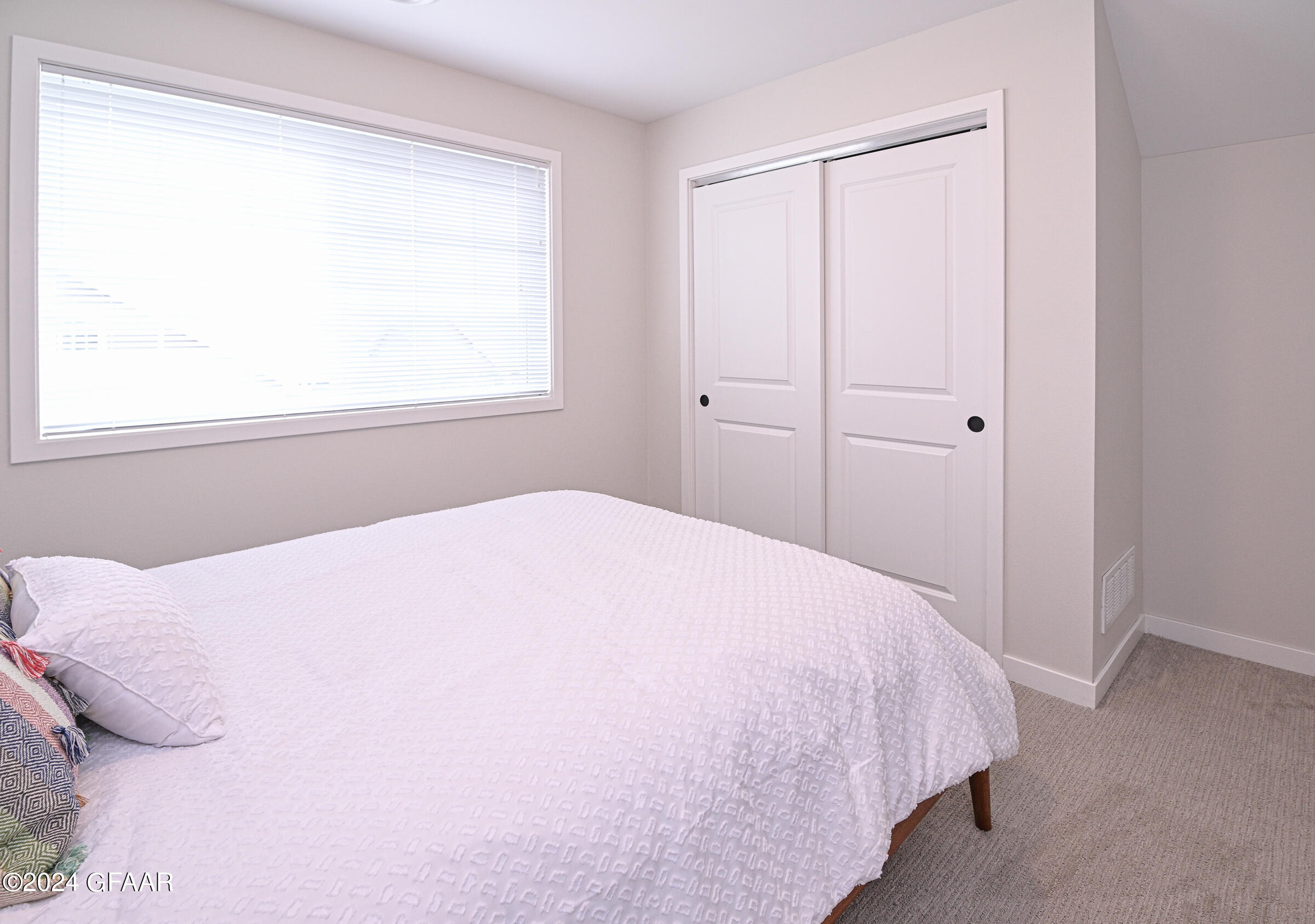 4428 EDGEWOOD Lane