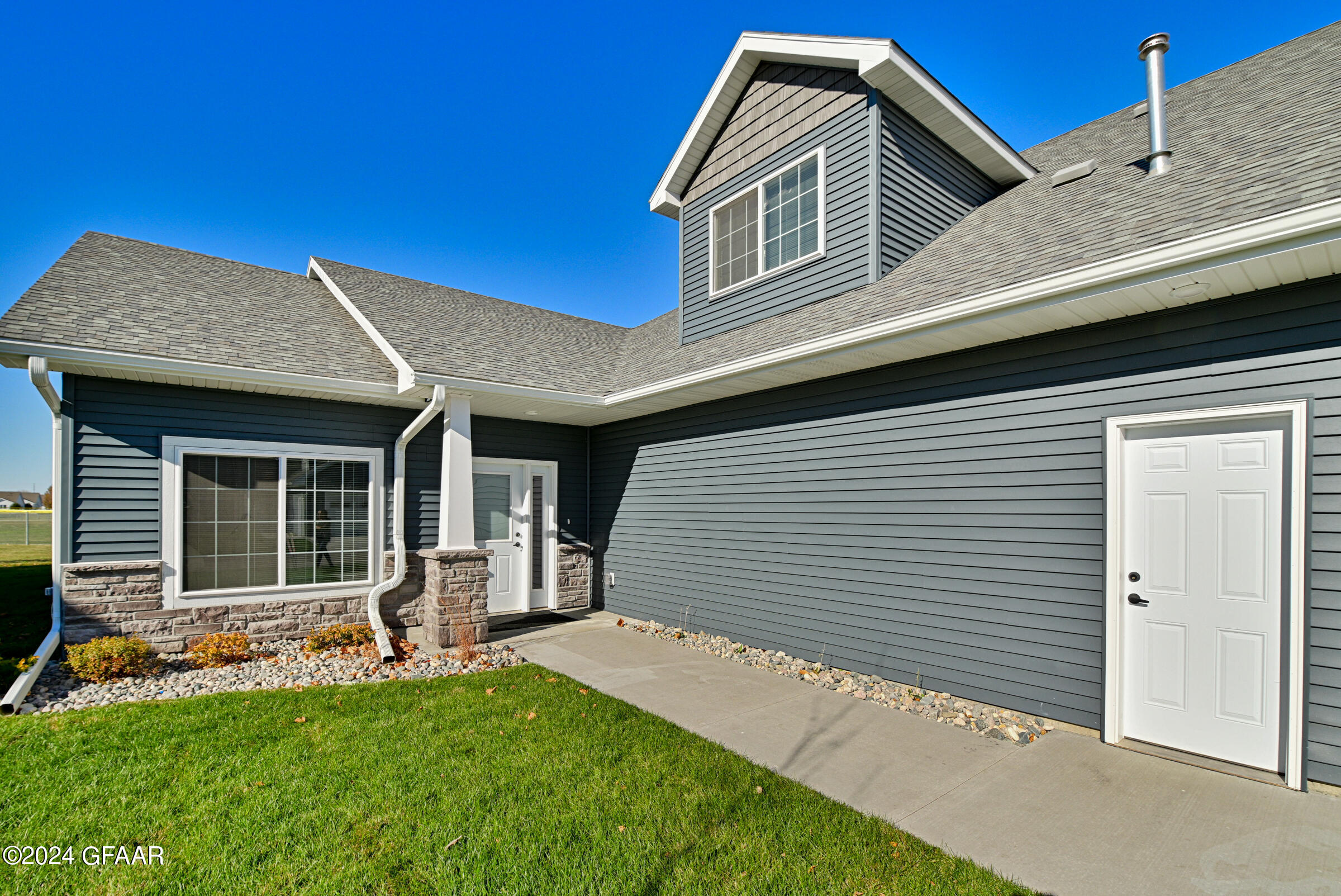 4428 EDGEWOOD Lane
