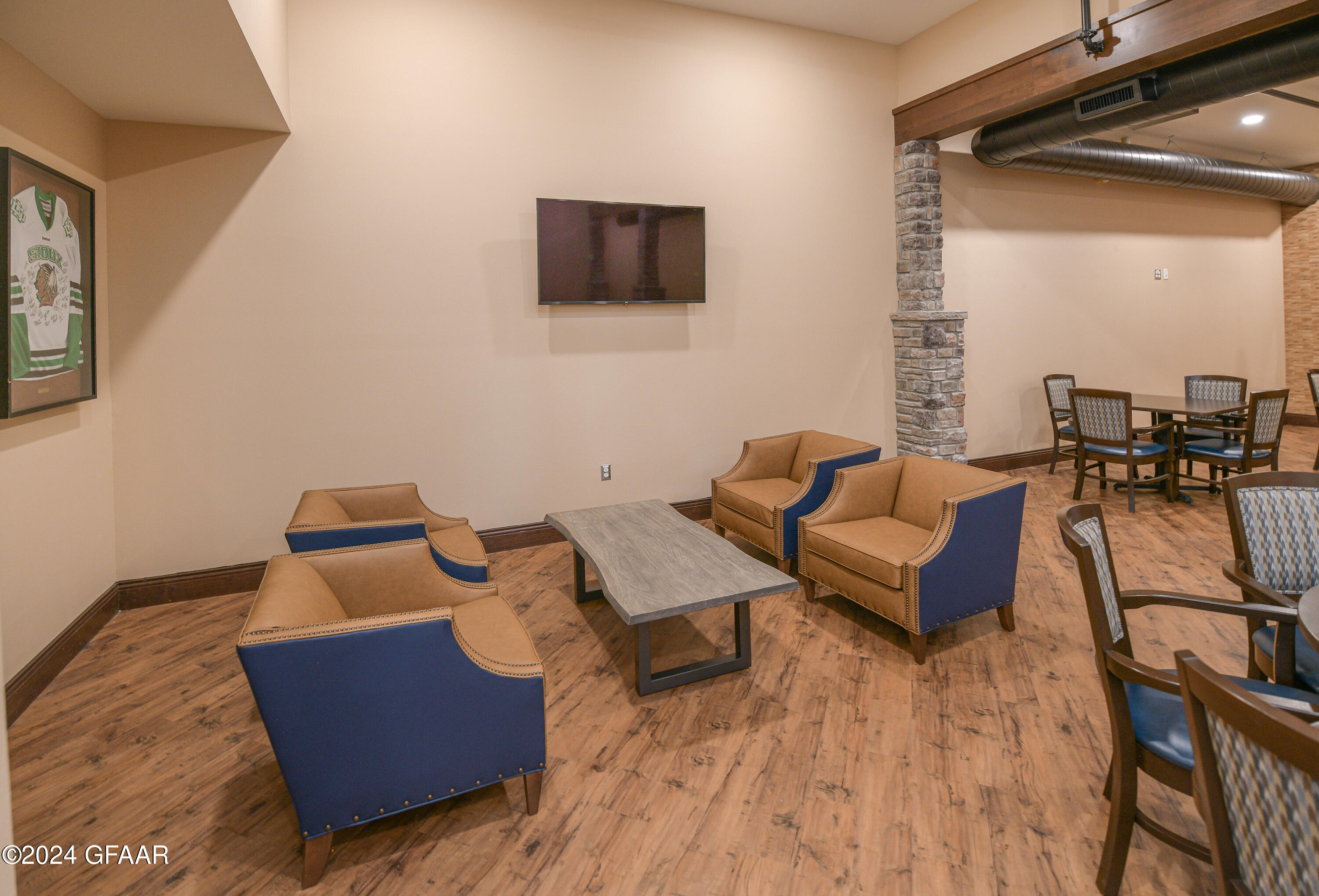 4428 EDGEWOOD Lane