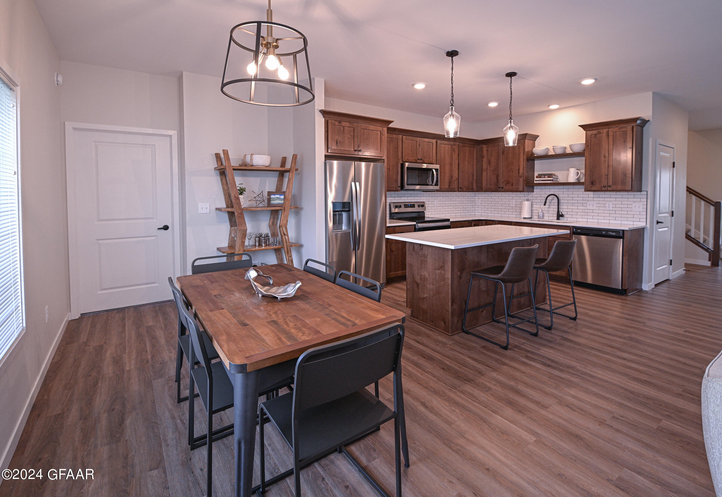 4428 EDGEWOOD Lane