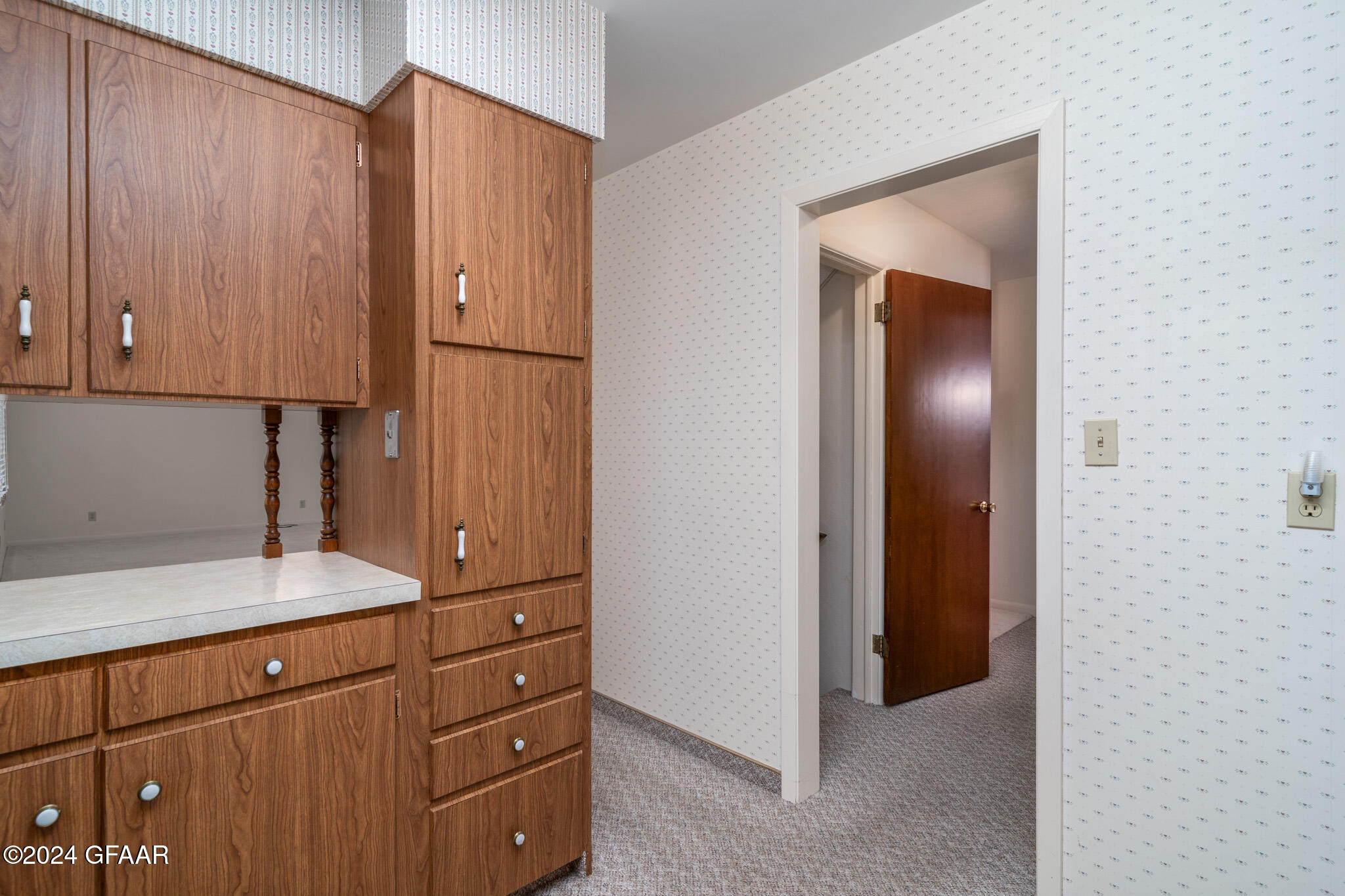 1022 GREENWOOD Drive SE