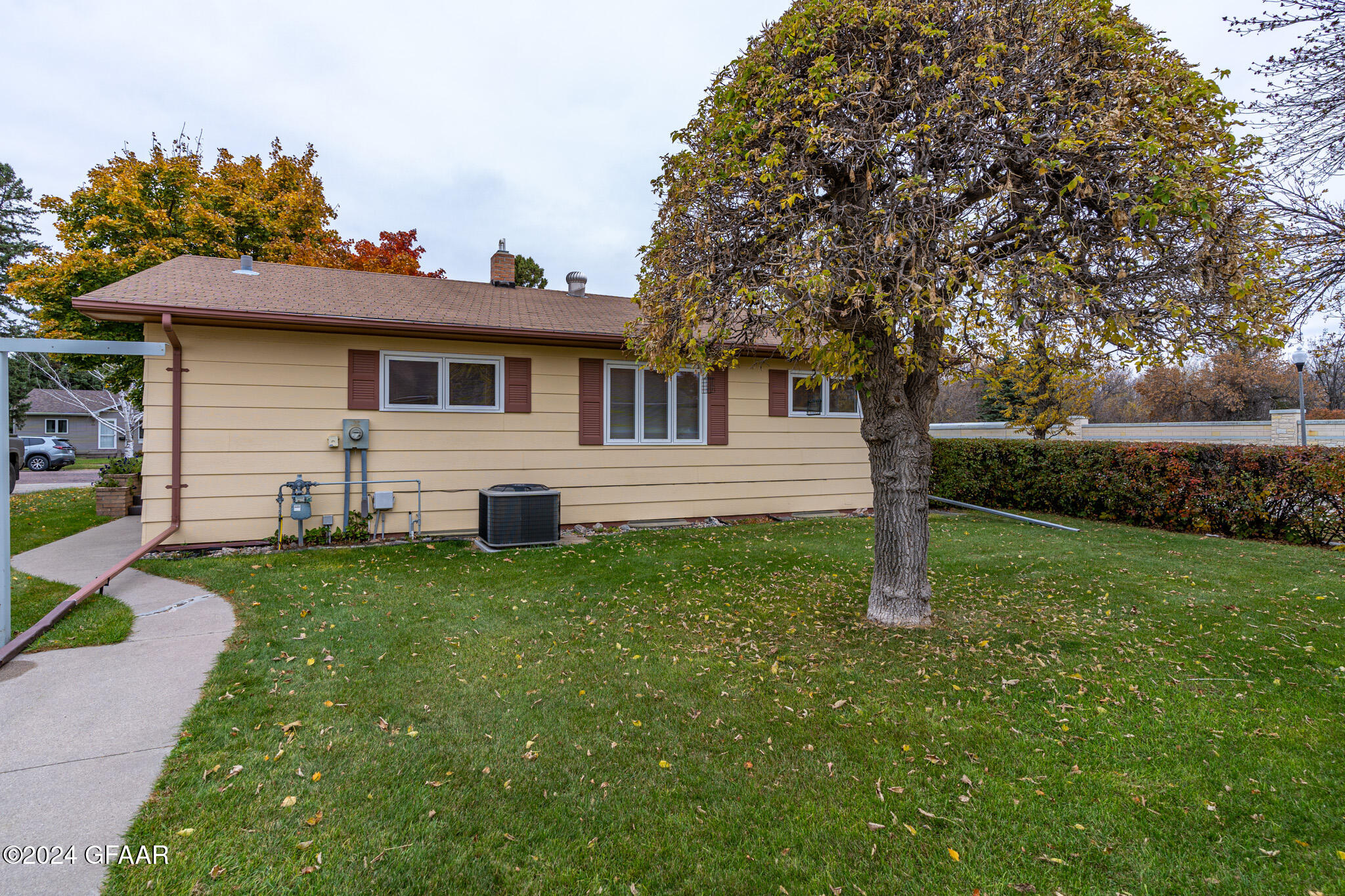 1022 GREENWOOD Drive SE