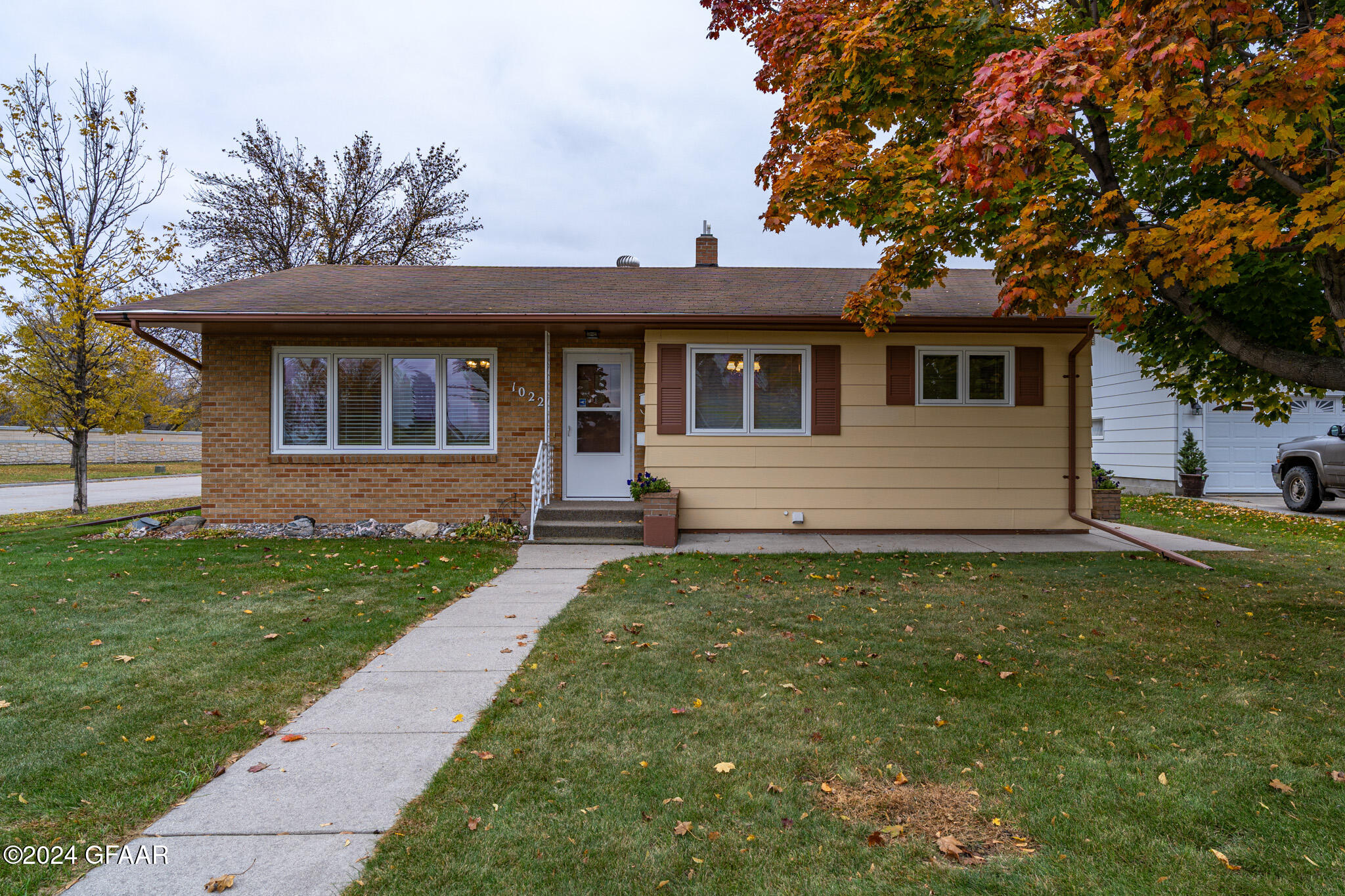 1022 GREENWOOD Drive SE