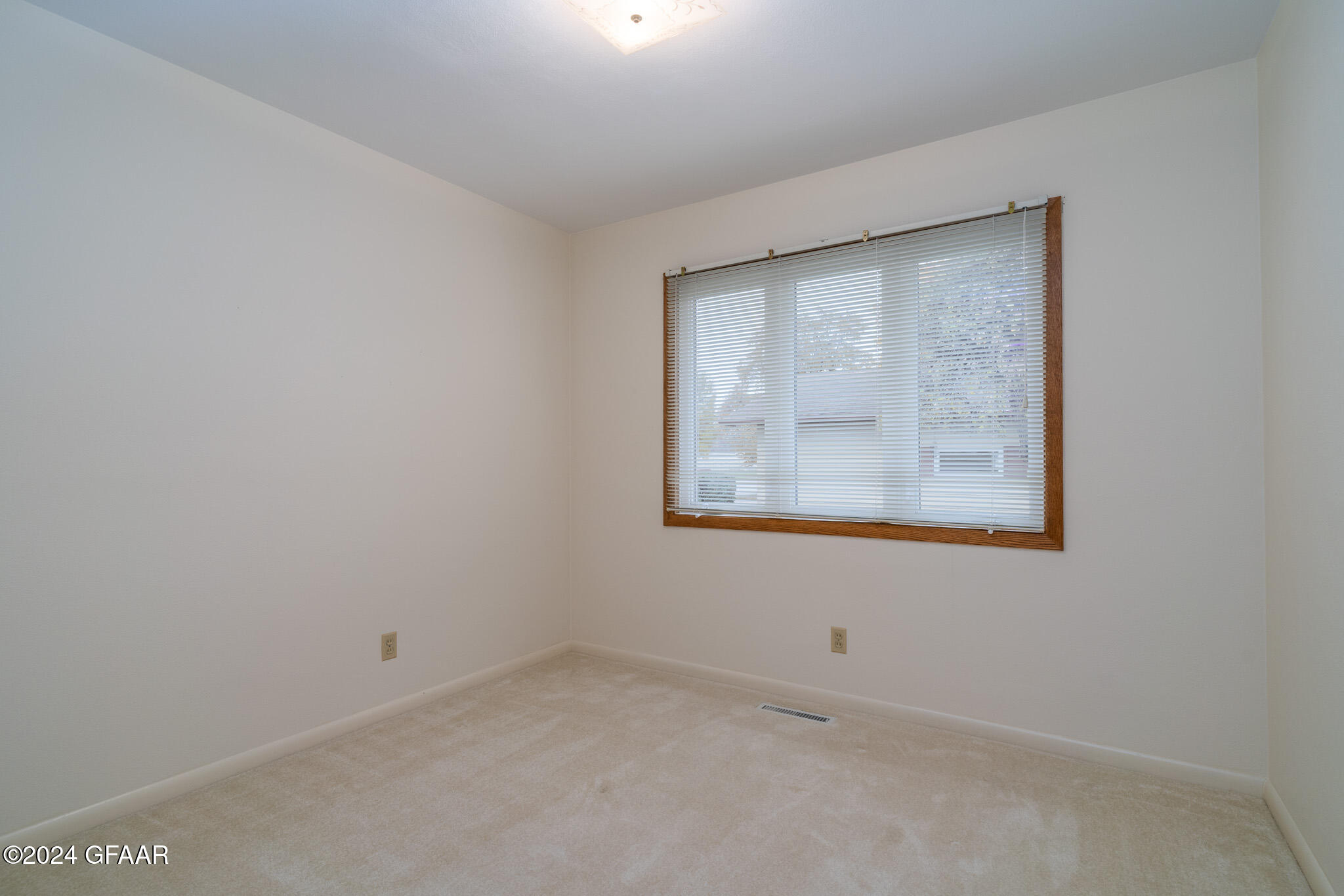 1022 GREENWOOD Drive SE