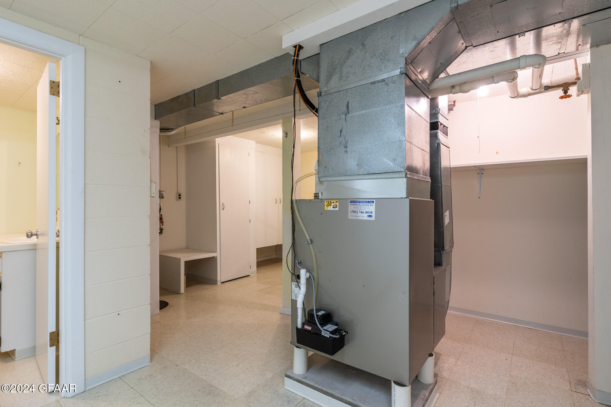 1022 GREENWOOD Drive SE