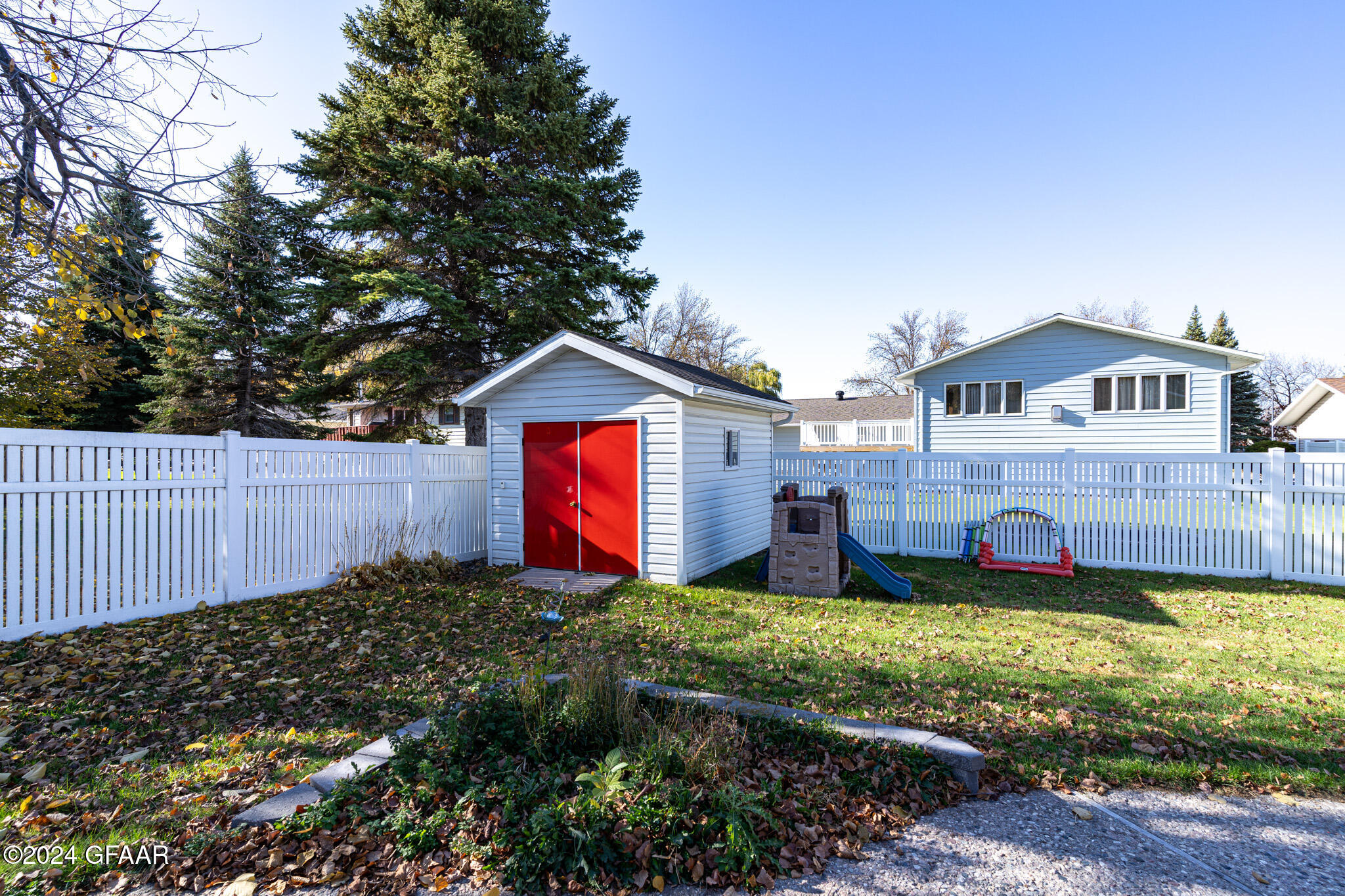 4004 WALNUT Street