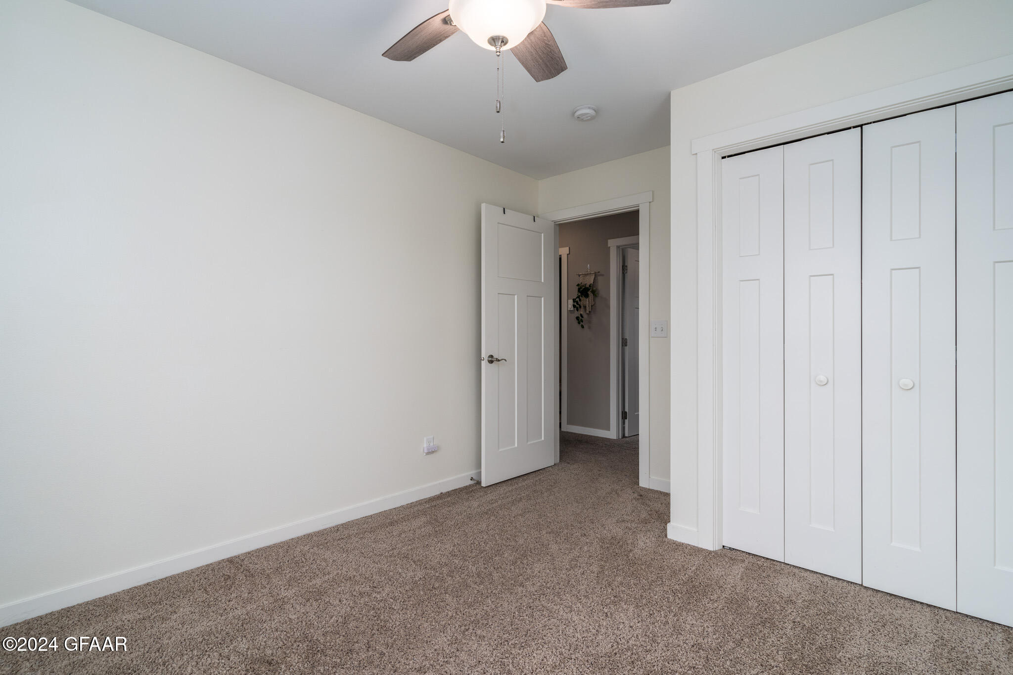 1001 THAMES Court