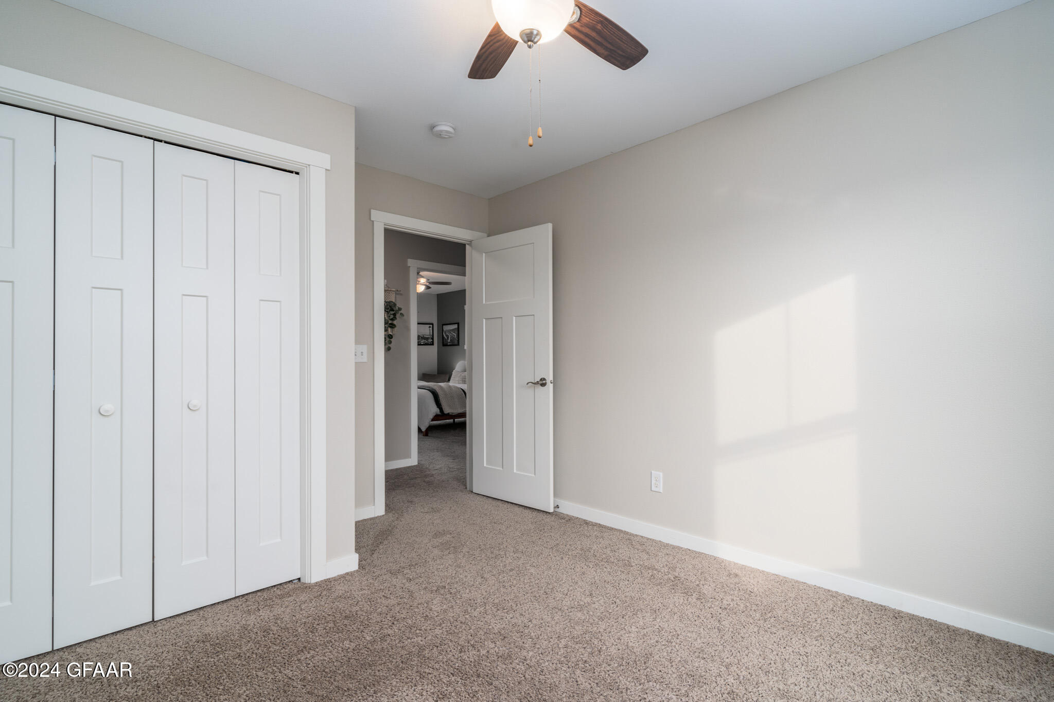 1001 THAMES Court