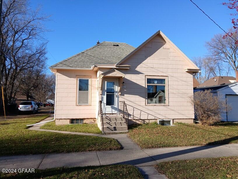 311 11TH Street N