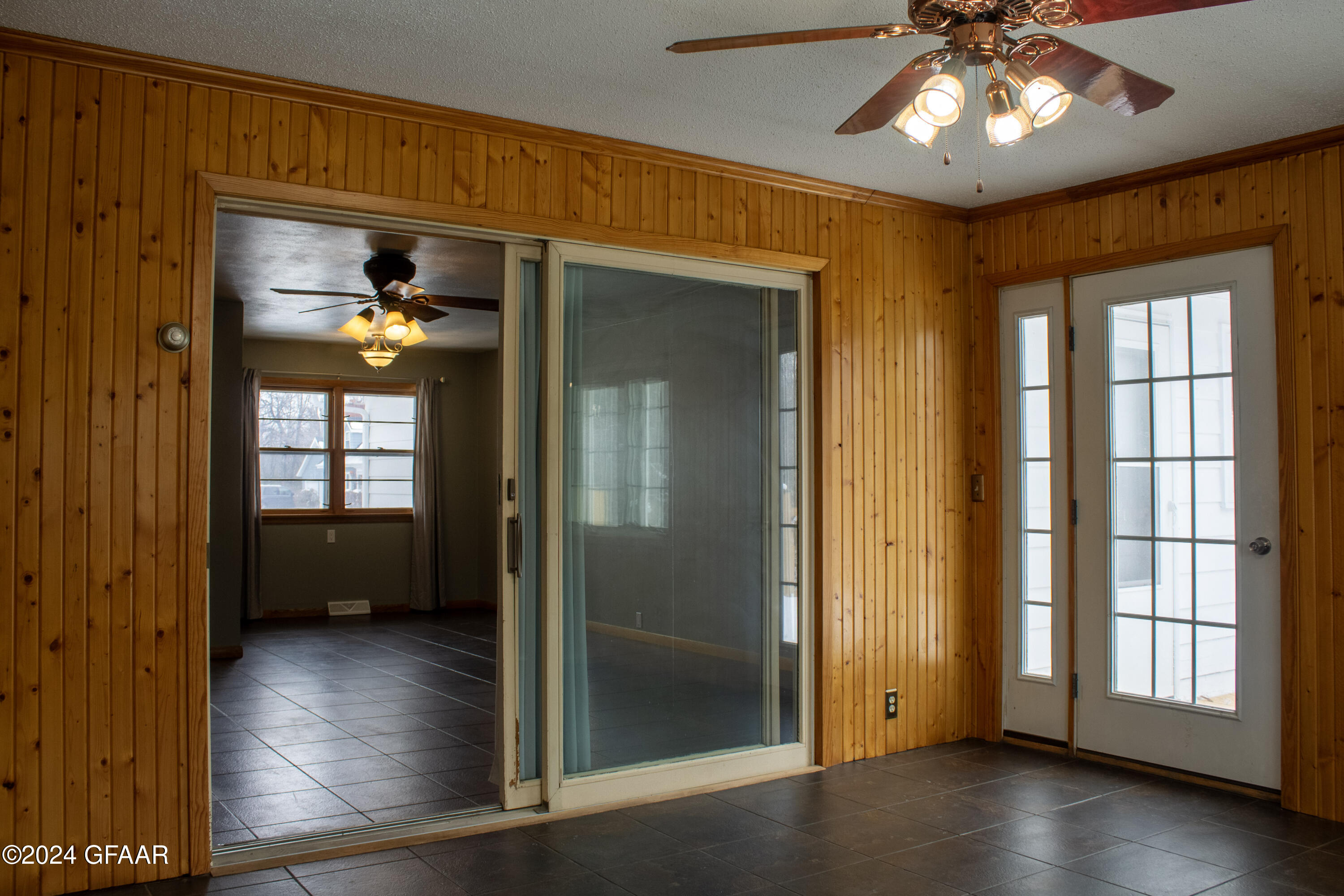 313 SHADY LOOP