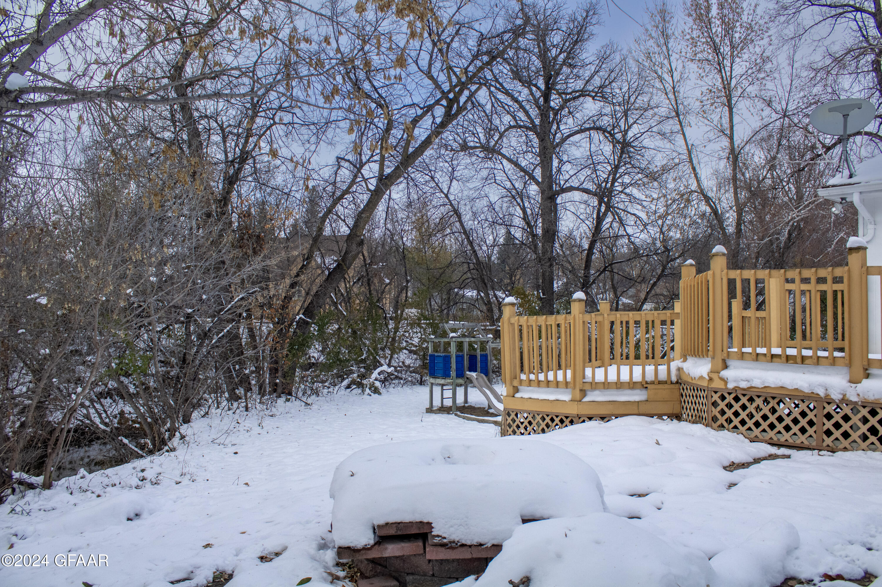 313 SHADY LOOP