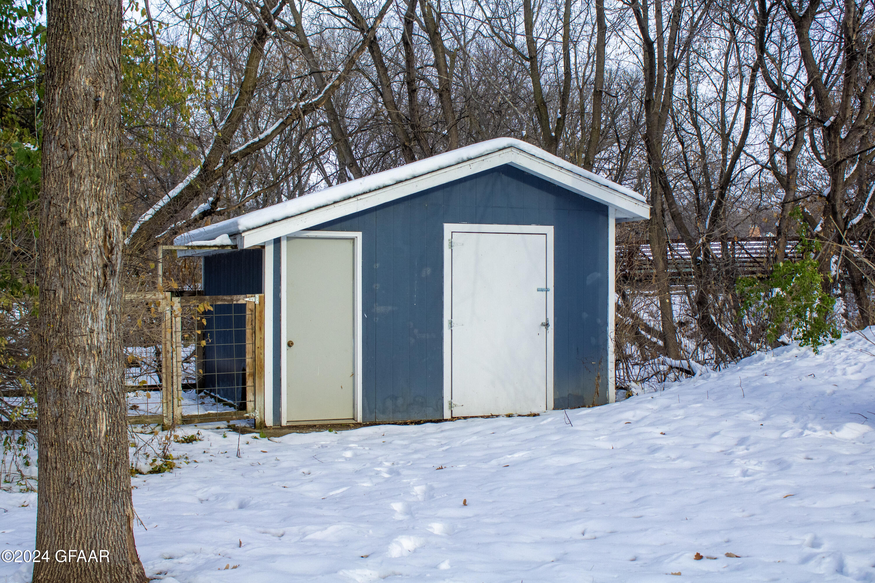 313 SHADY LOOP