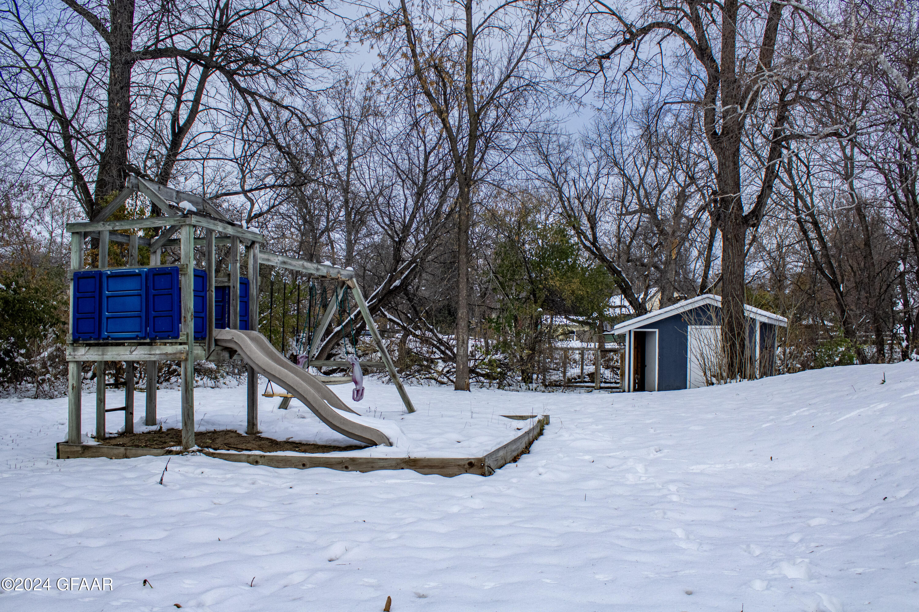 313 SHADY LOOP