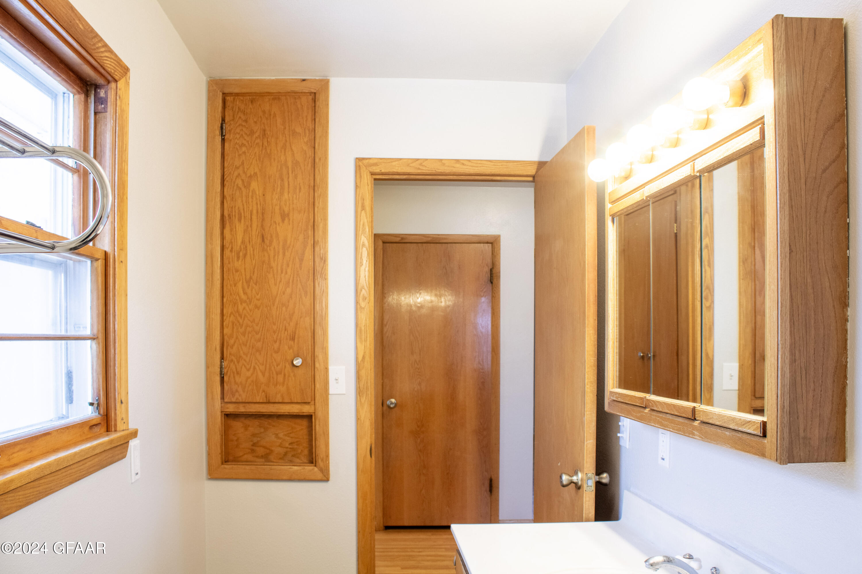 313 SHADY LOOP