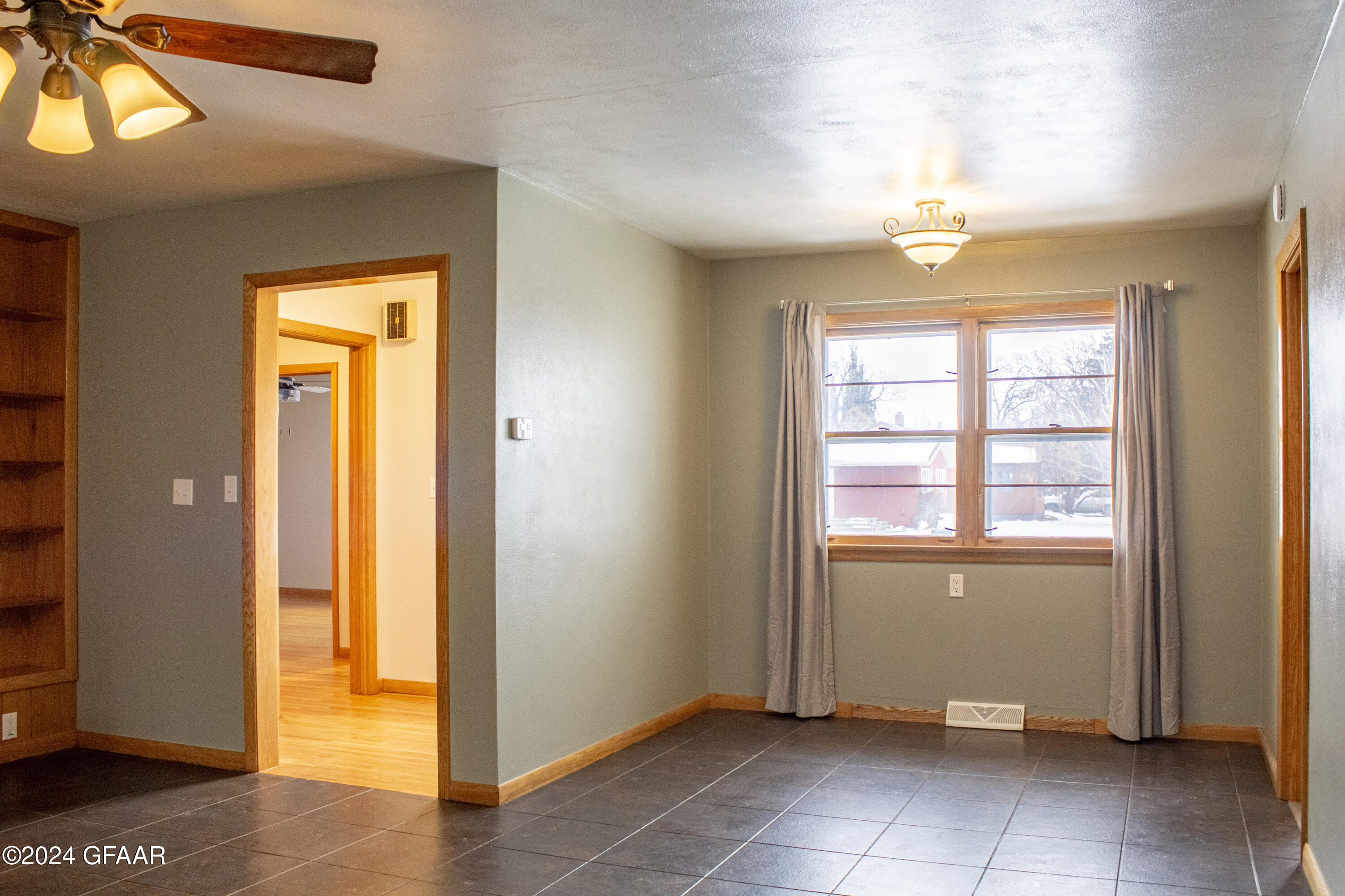 313 SHADY LOOP