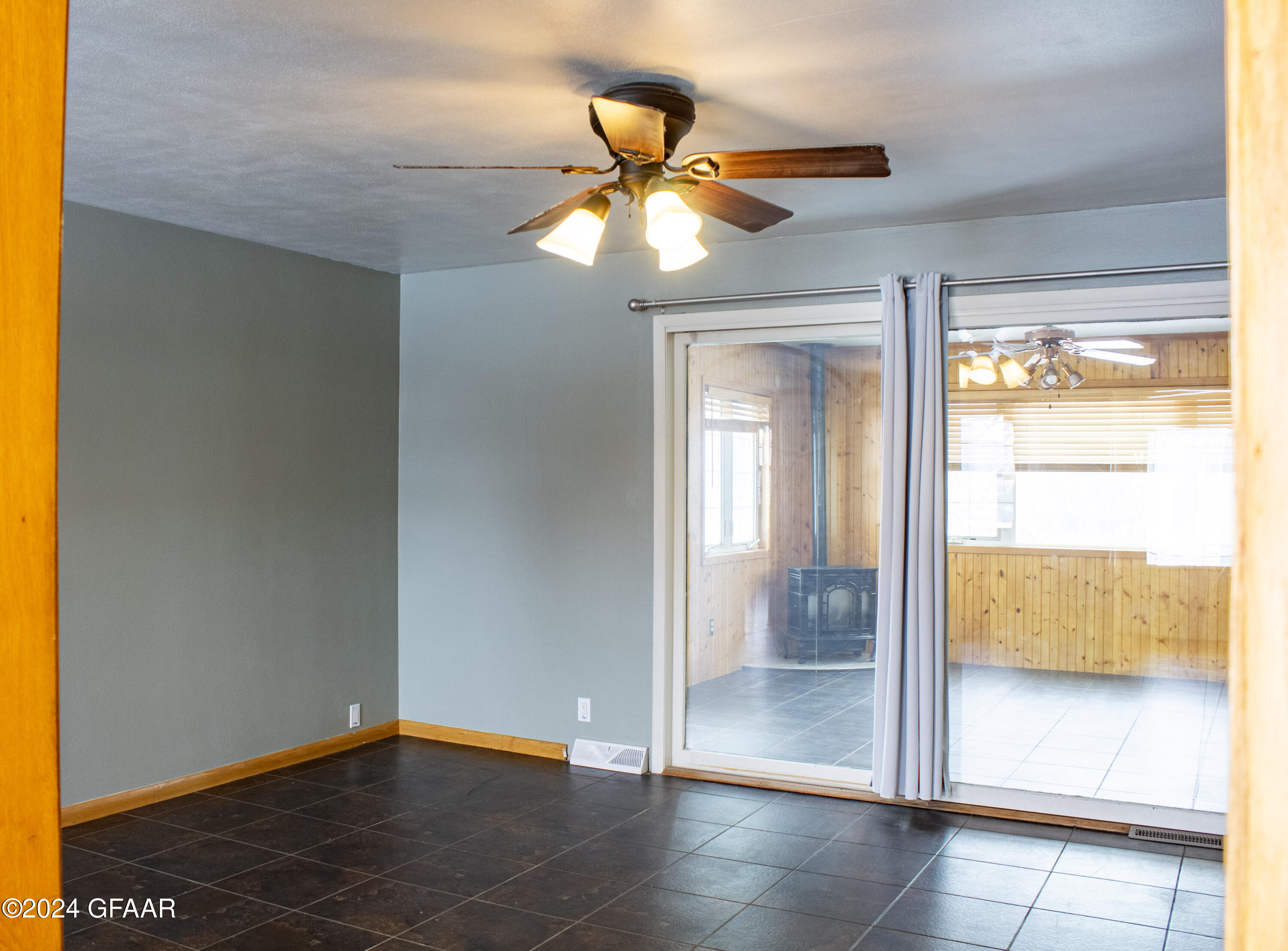 313 SHADY LOOP