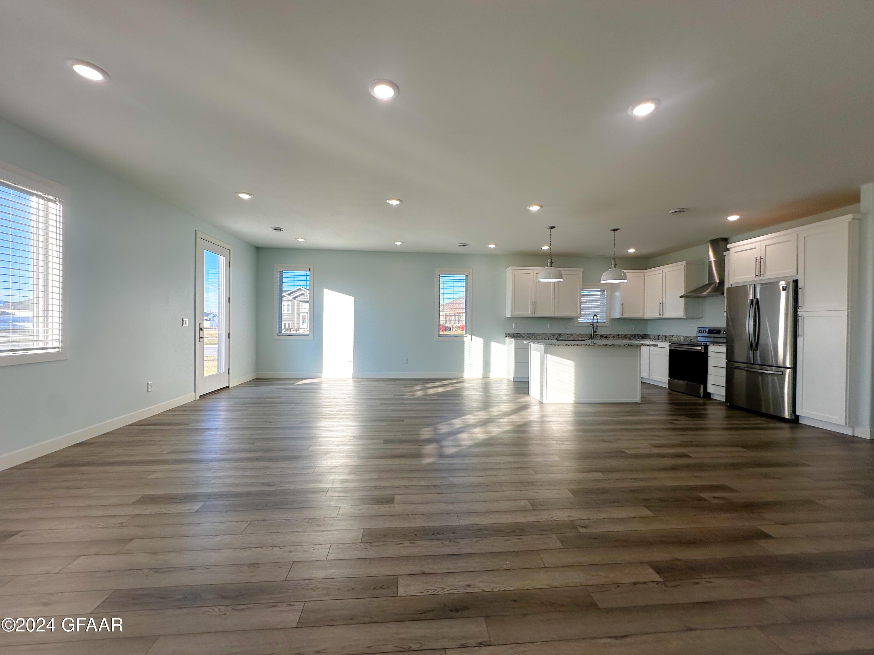 5972 PRAIRIEWOOD Drive W