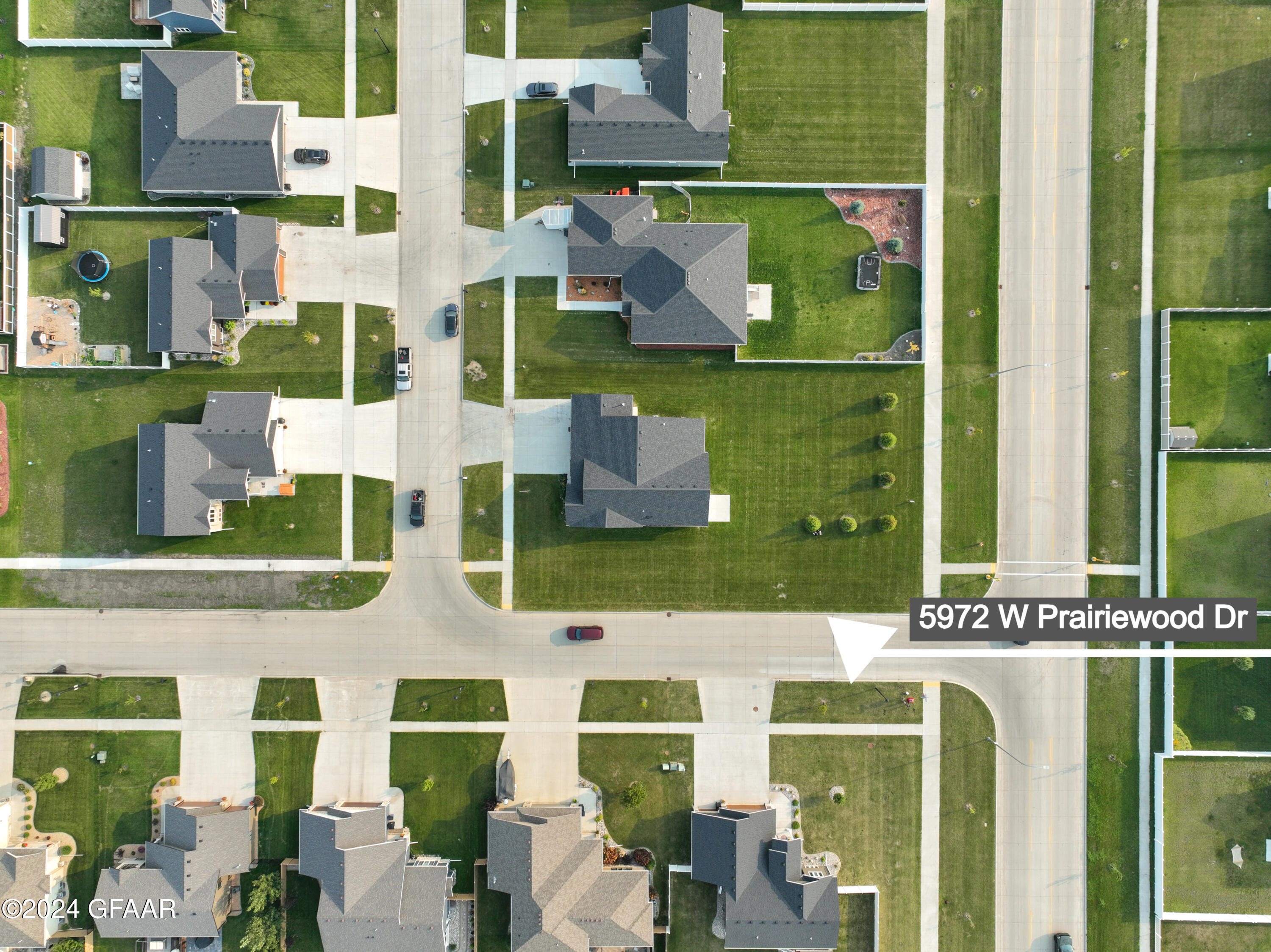 5972 PRAIRIEWOOD Drive W