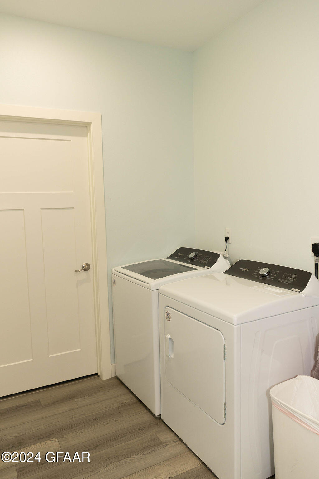 5972 PRAIRIEWOOD Drive W