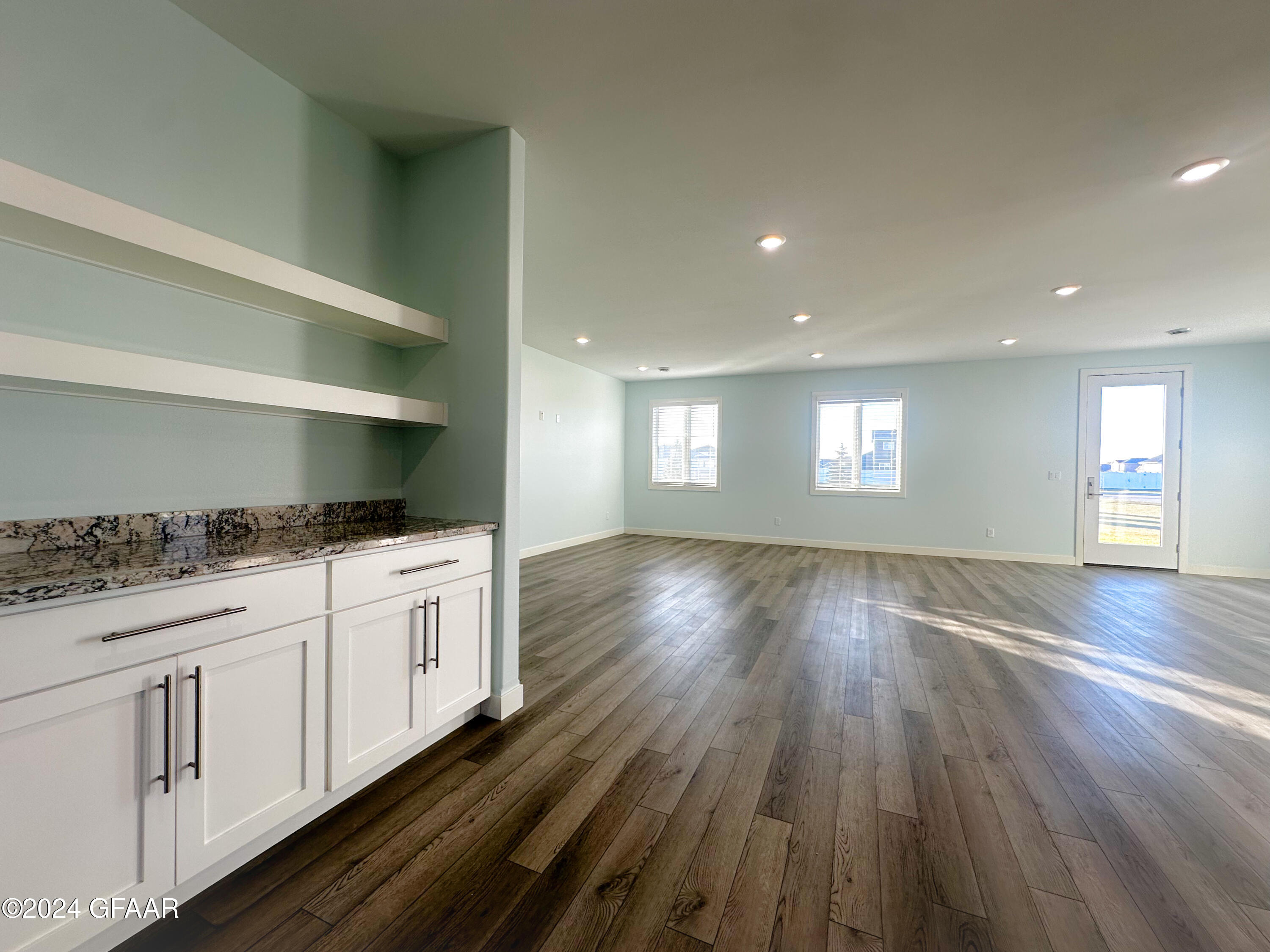 5972 PRAIRIEWOOD Drive W