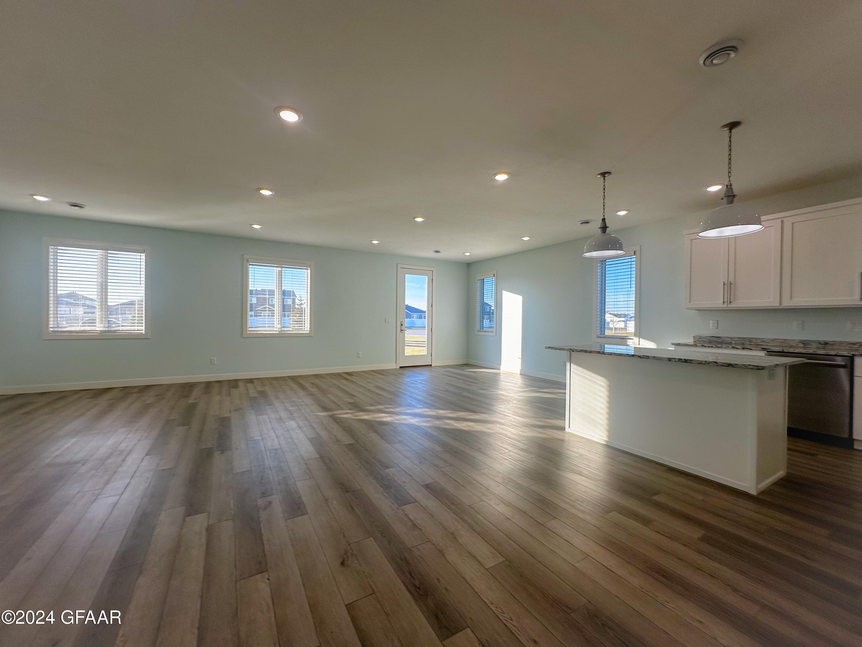 5972 PRAIRIEWOOD Drive W