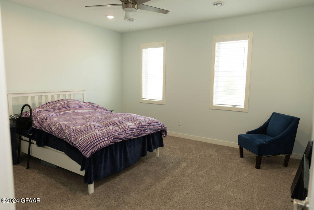 5972 PRAIRIEWOOD Drive W