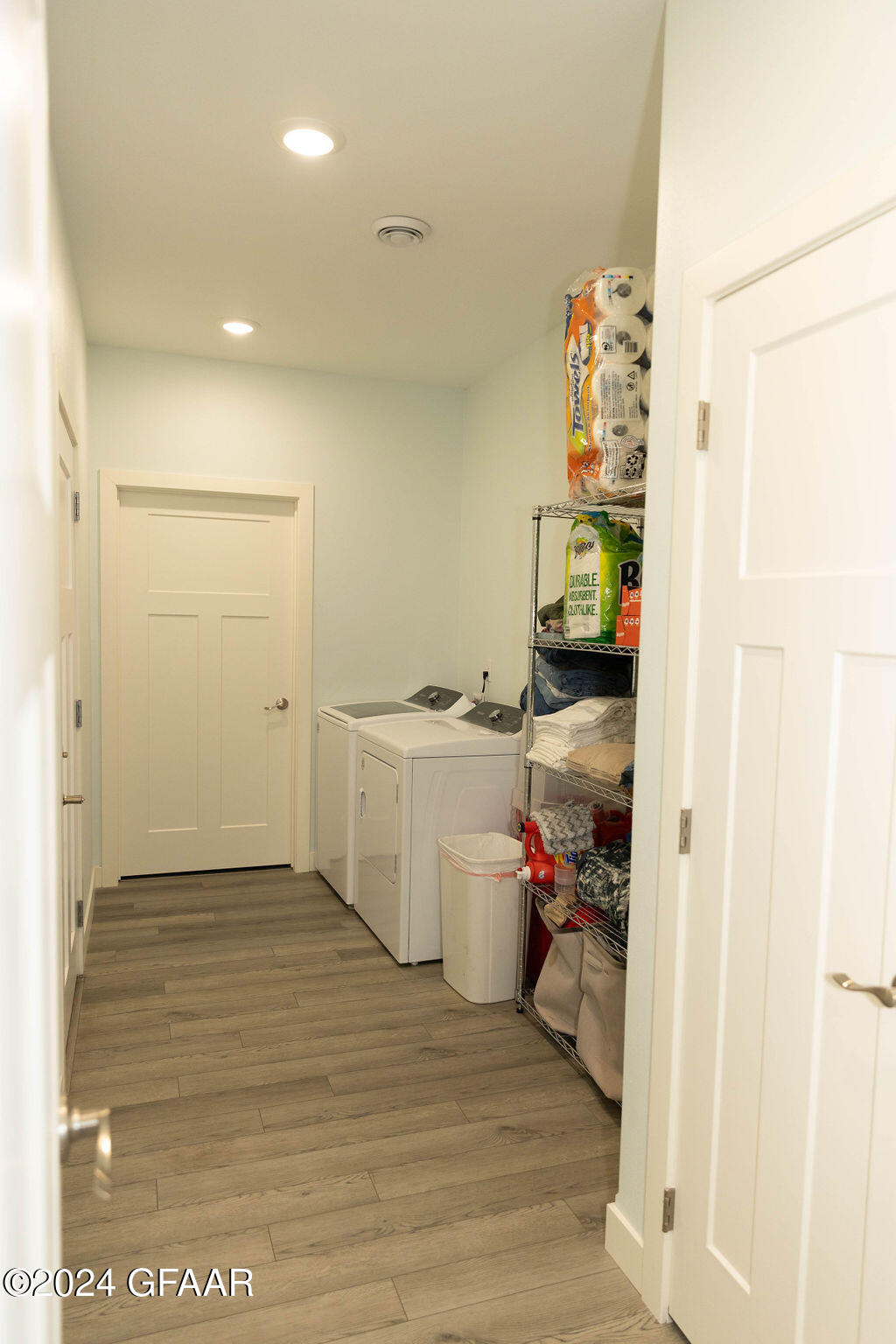 5972 PRAIRIEWOOD Drive W