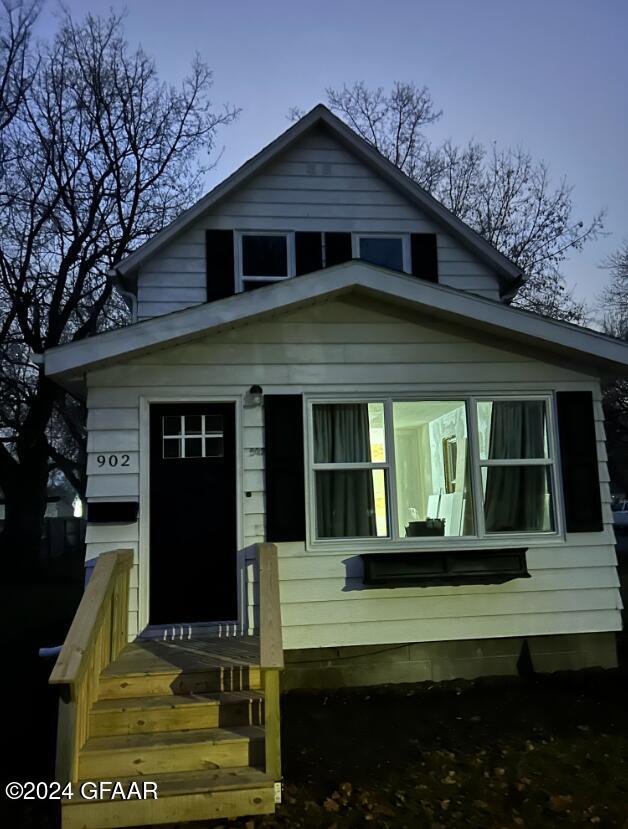 902 OAK Street
