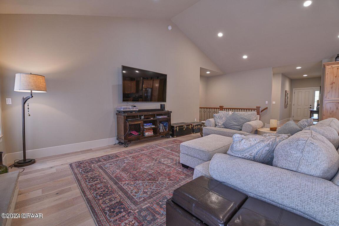 6005 PRAIRIEWOOD Drive