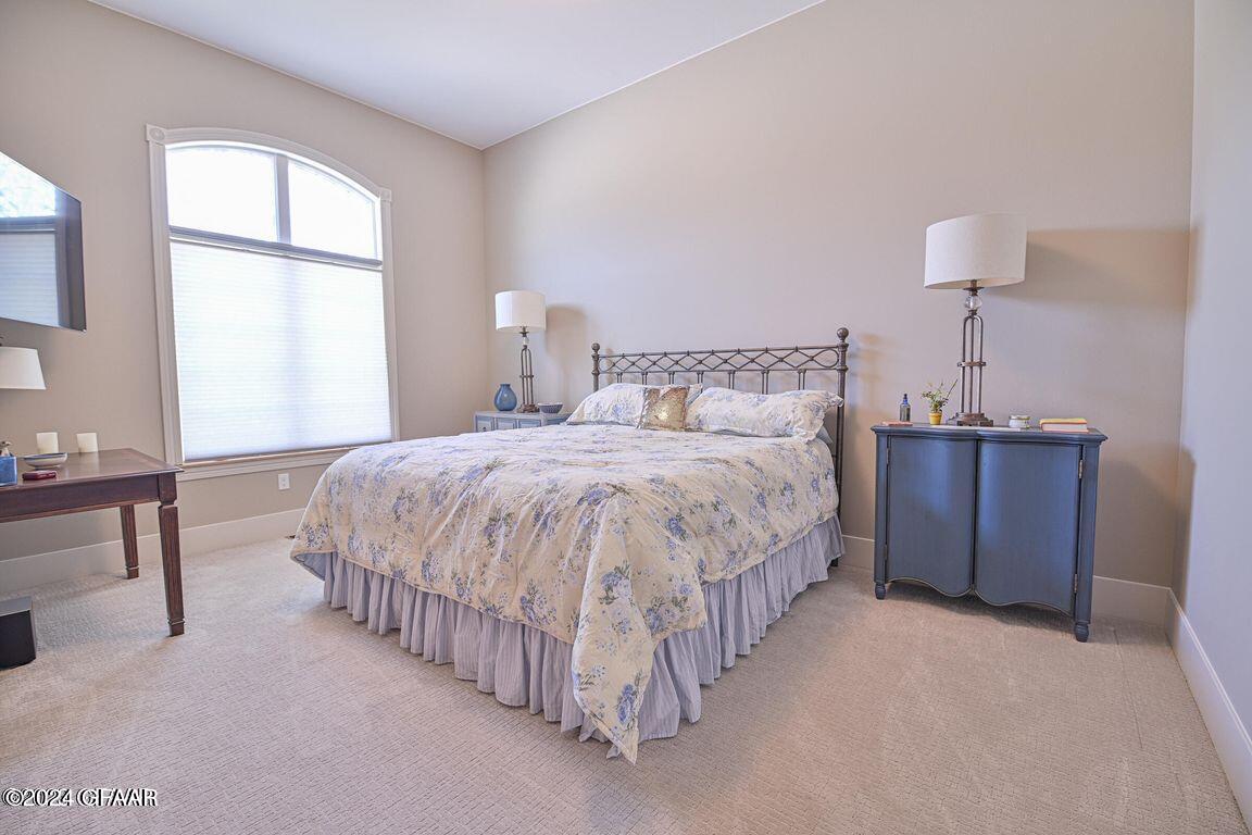 6005 PRAIRIEWOOD Drive