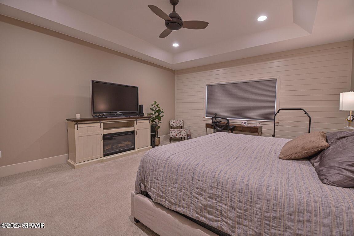 6005 PRAIRIEWOOD Drive