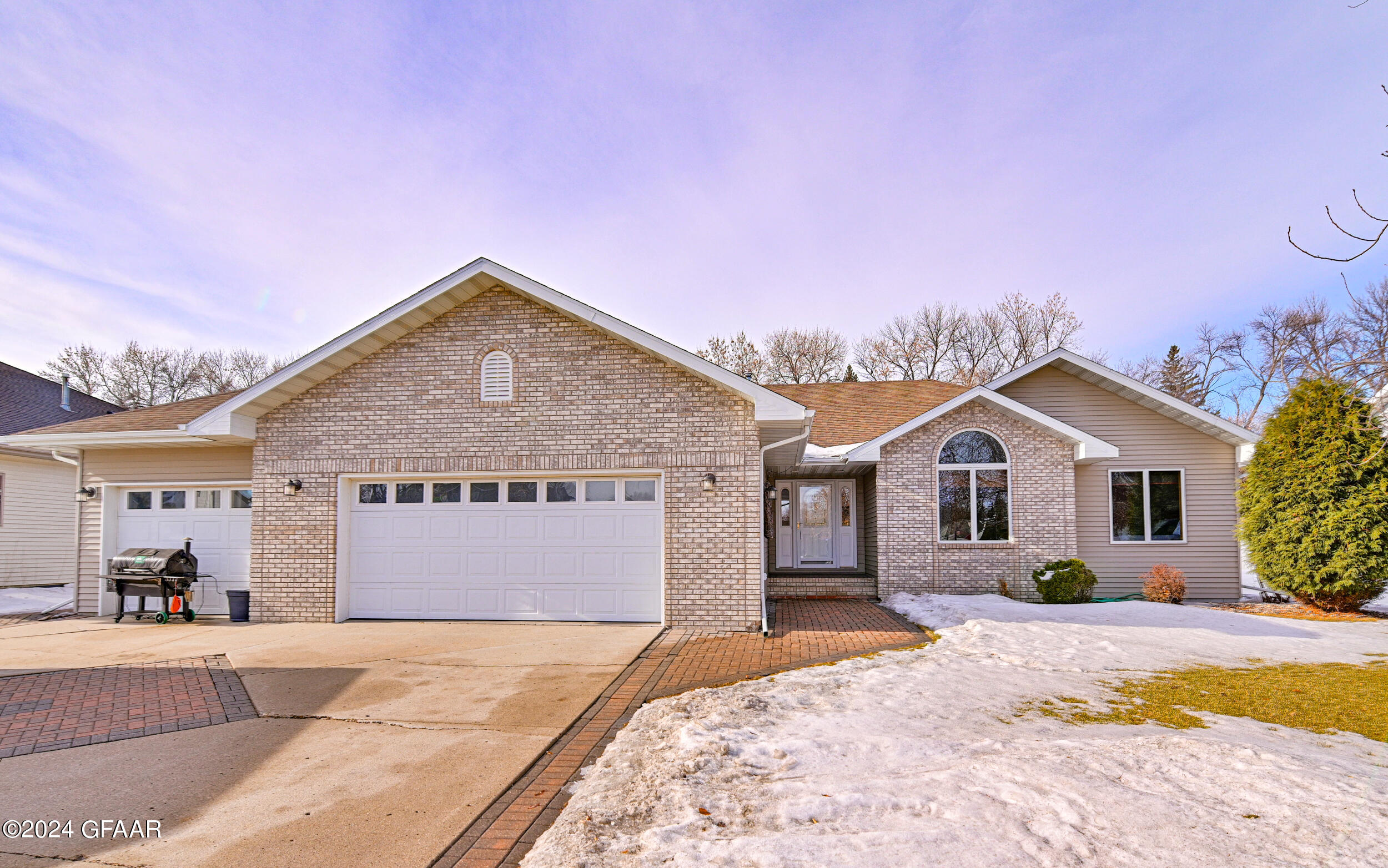 4996 RIVER CREST Road