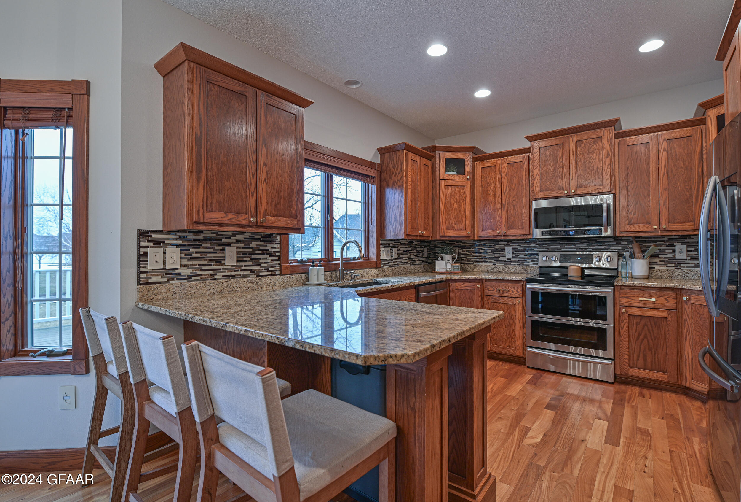 1490 ROBERT Circle