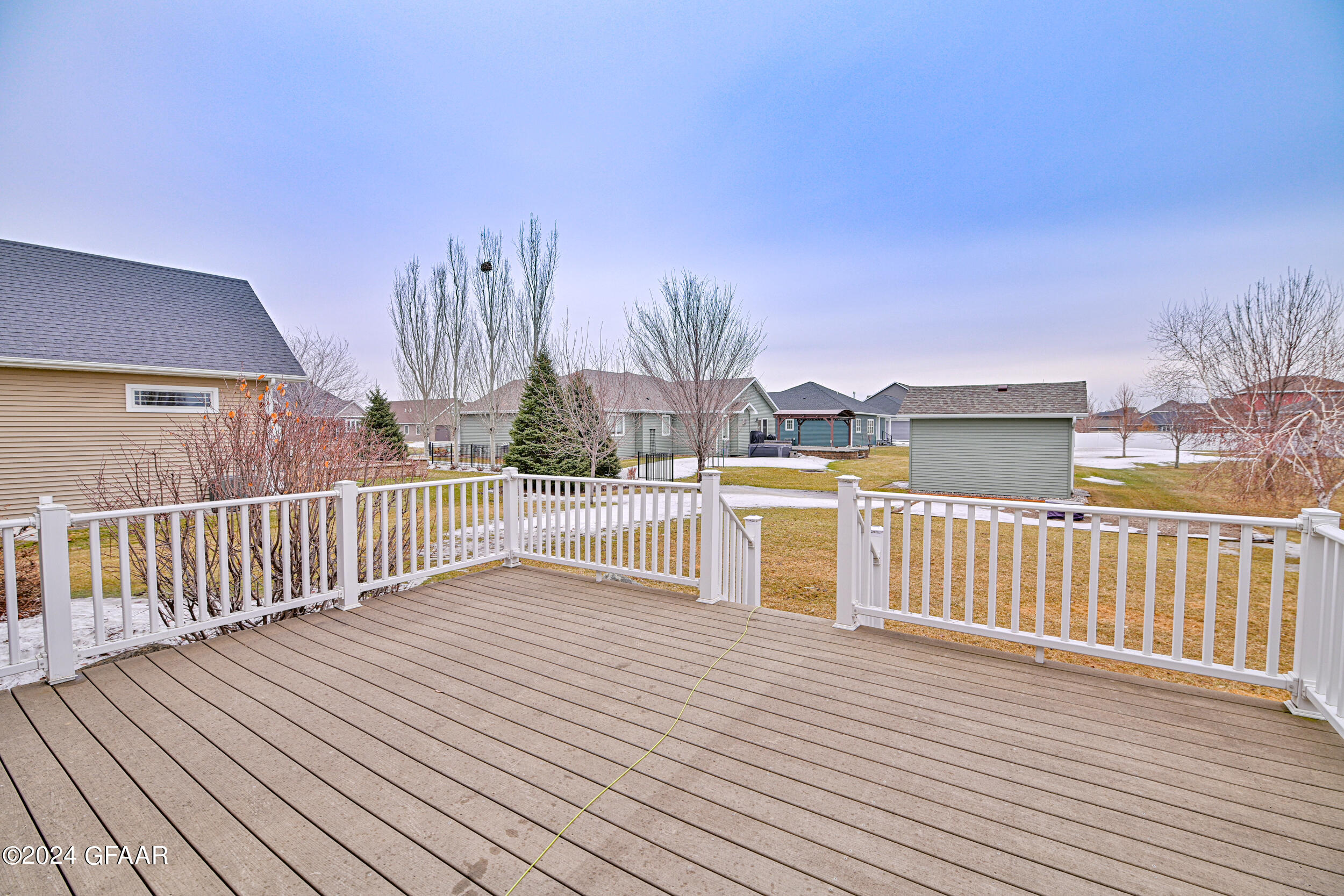 1490 ROBERT Circle